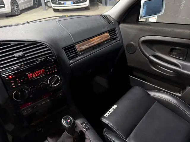 BMW 3 Series view 13