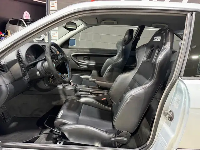 BMW 3 Series view 10