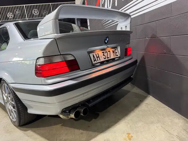 BMW 3 Series view 6