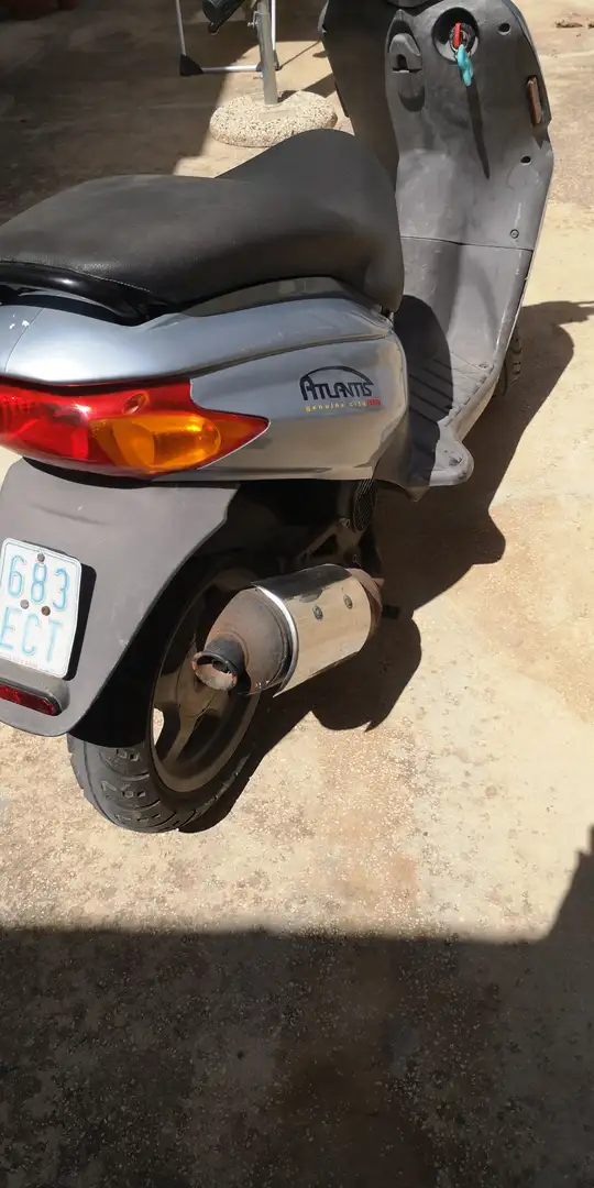 Derbi Atlantis Scooter 50 Gris - 2