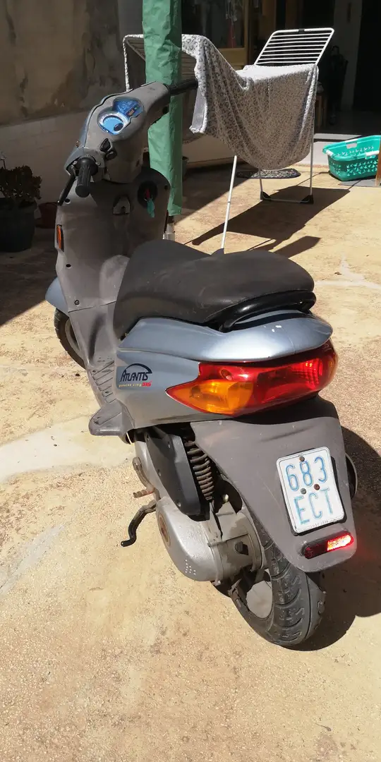 Derbi Atlantis Scooter 50 Gris - 1