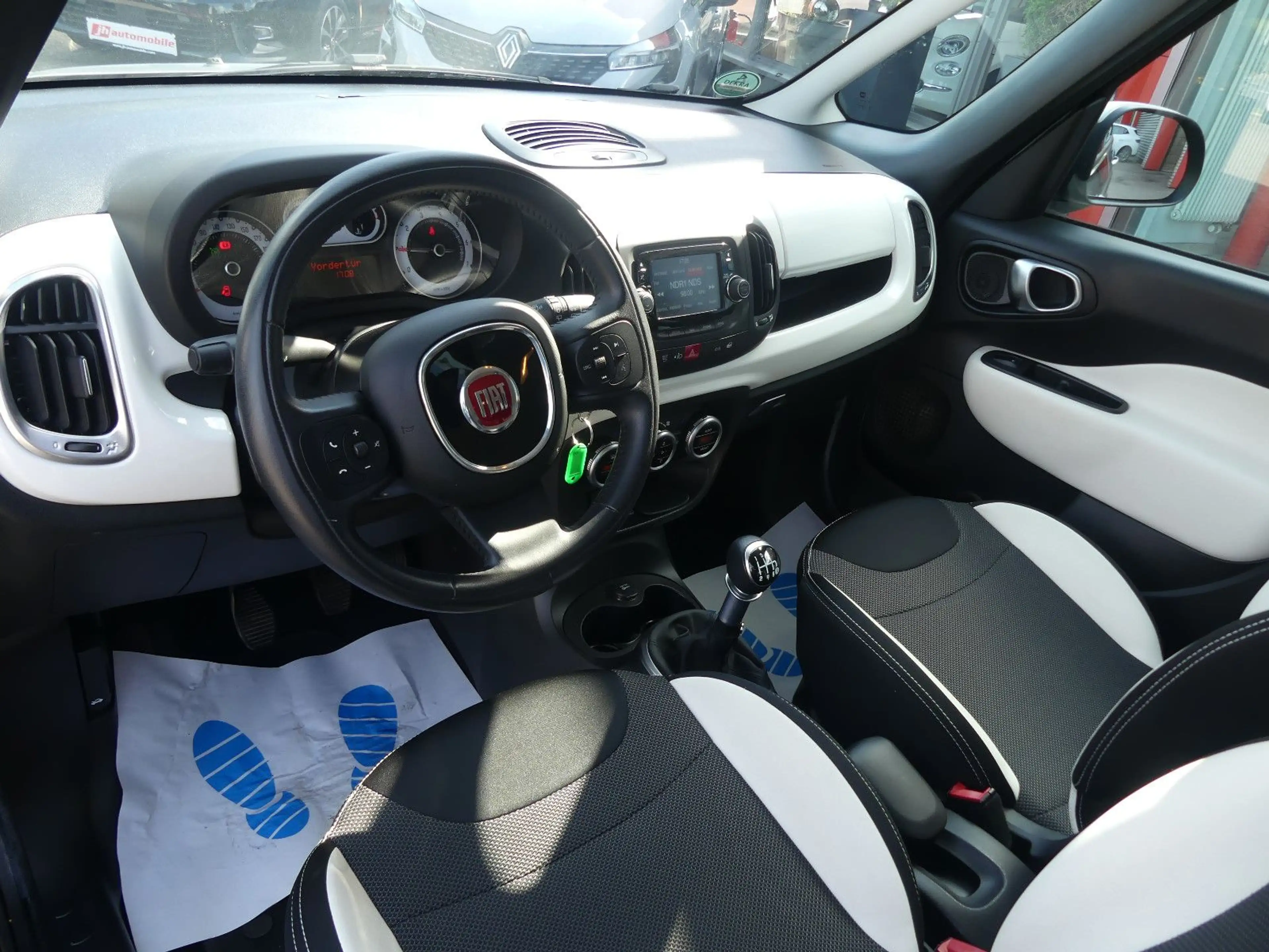 Fiat 500L Trekking Rockstar*Navi*Klima*ab 199€ — photo 12
