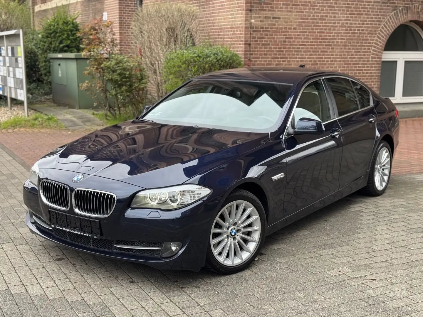 BMW 530 Baureihe 5 Lim/SoftClose/KeylessGo/Leder/Nav Bleu - 1