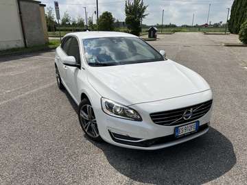 D6 Plugin Hybrid 2.4 AWD