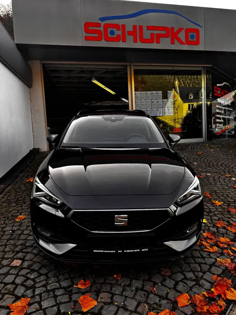 SEAT Leon Sportstourer 1.4 e-Hybrid DSG FR Schwarz - 2