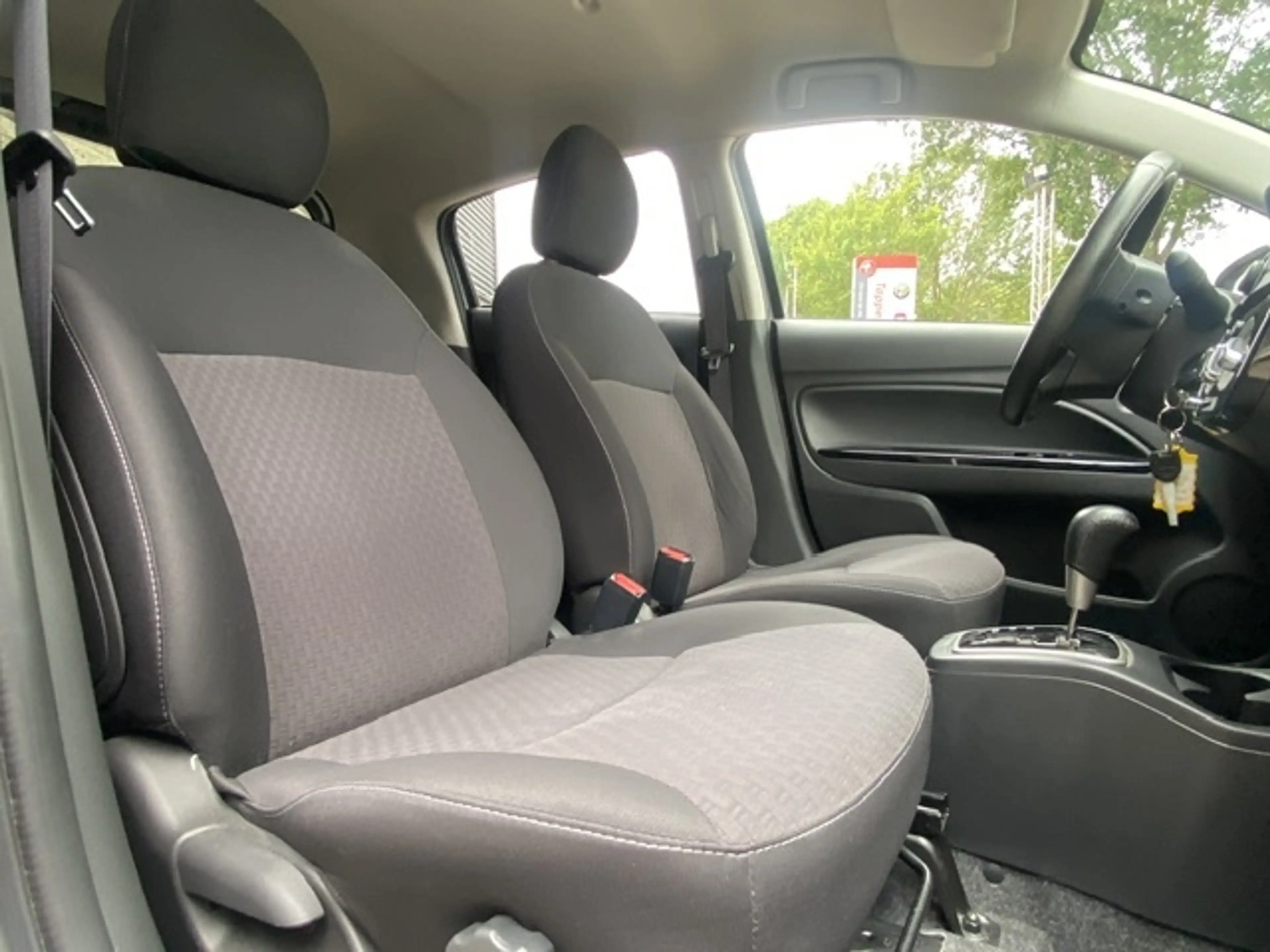 Mitsubishi Space Star 1.0 Intense L.M./Automaat — photo 8