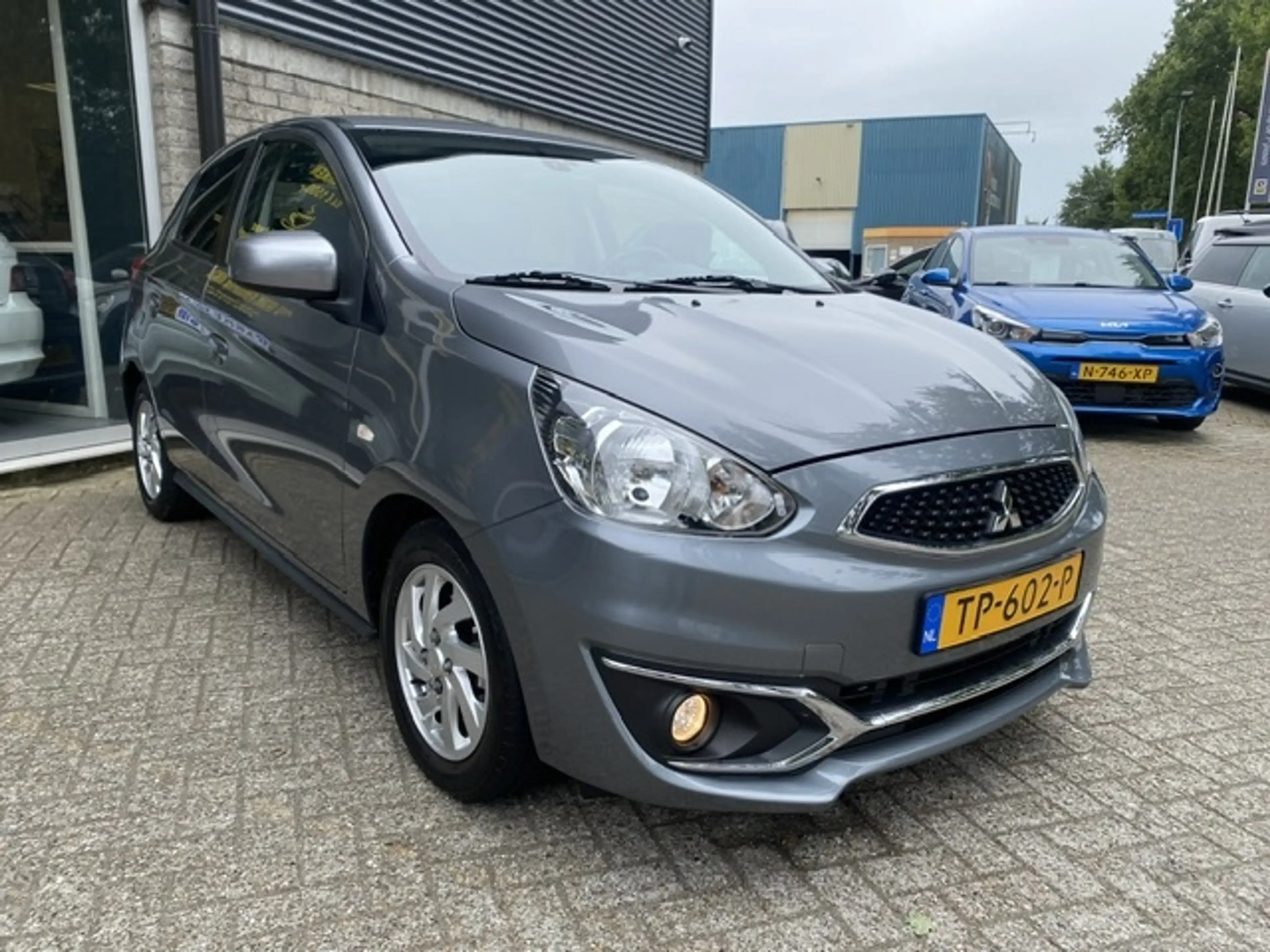 Mitsubishi Space Star 1.0 Intense L.M./Automaat — photo 3