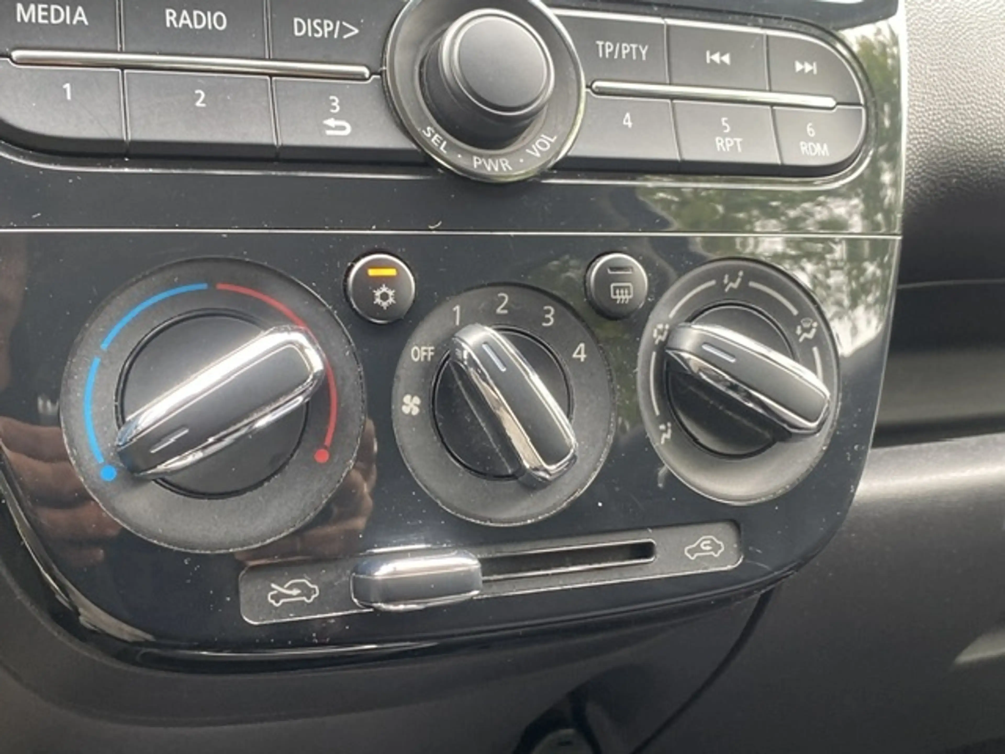 Mitsubishi Space Star 1.0 Intense L.M./Automaat — photo 26