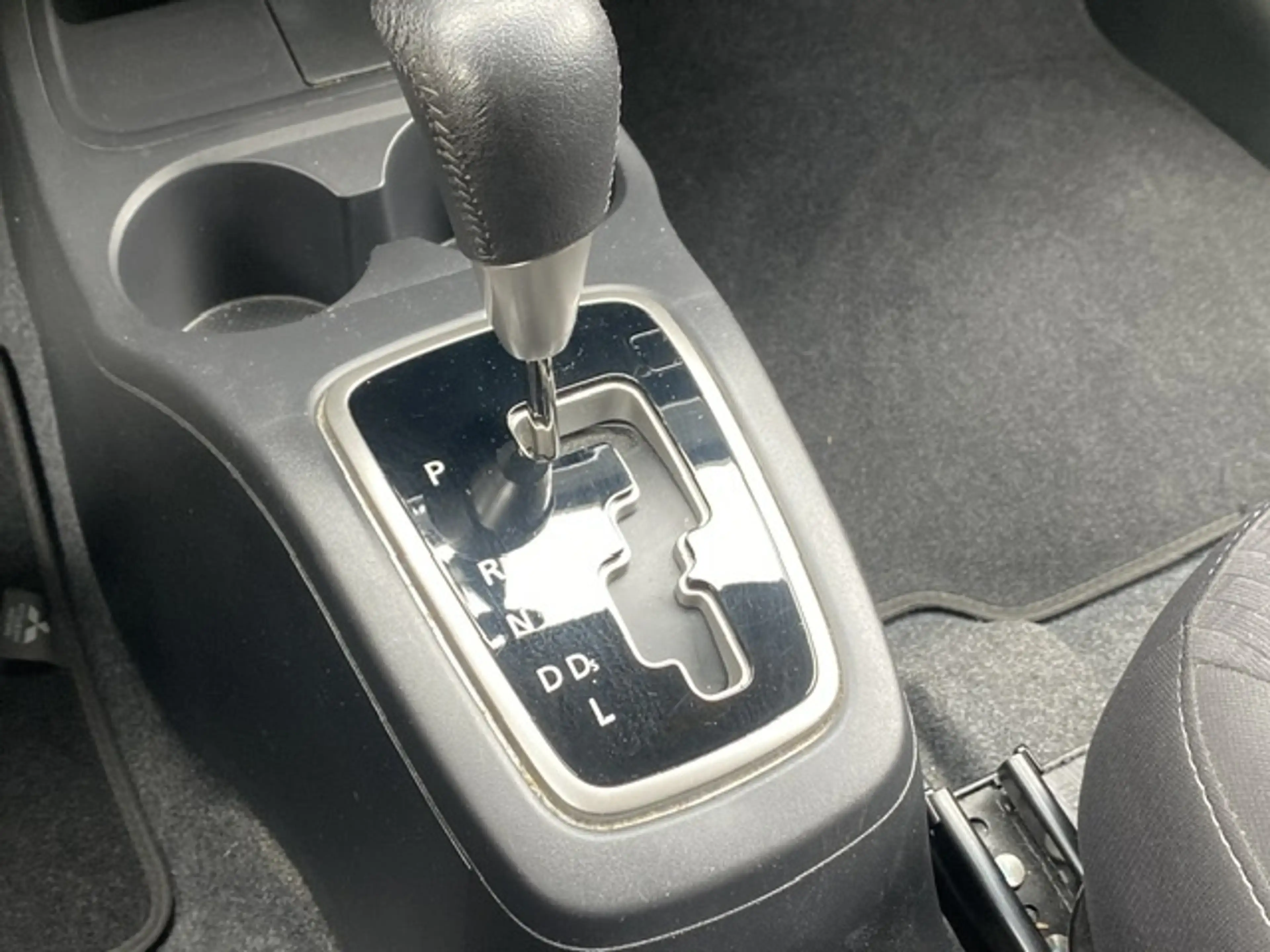 Mitsubishi Space Star 1.0 Intense L.M./Automaat — photo 25