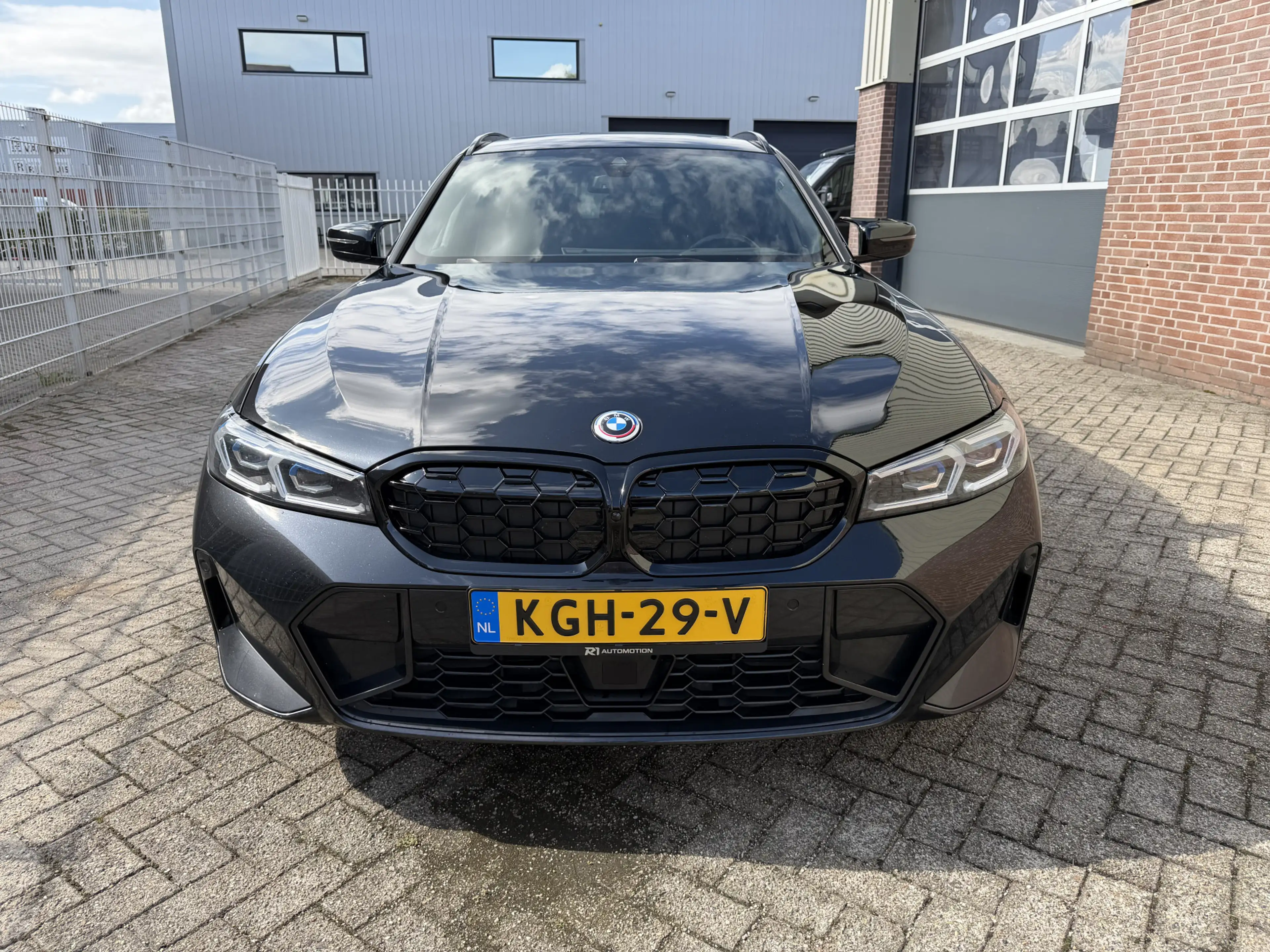 BMW 330 3-serie Touring 330e xDrive M-Sport | Facelift | P — photo 3