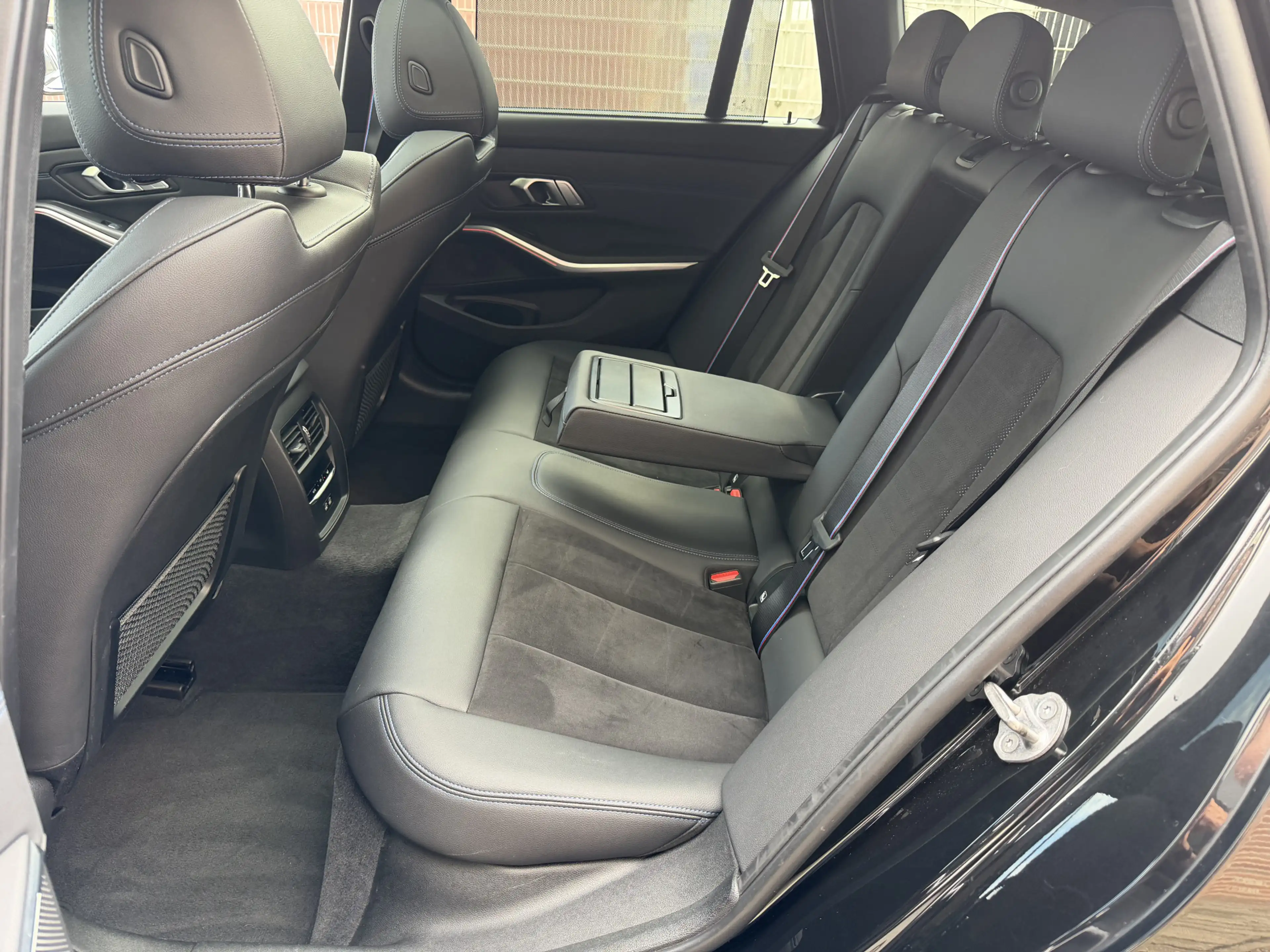 BMW 330 3-serie Touring 330e xDrive M-Sport | Facelift | P — photo 31
