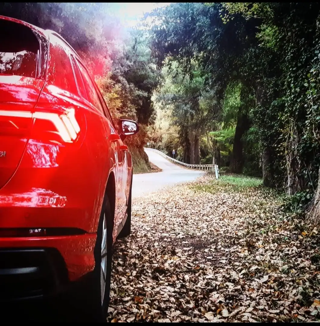 Audi Q3 35 TFSI S line tronic Rojo - 2