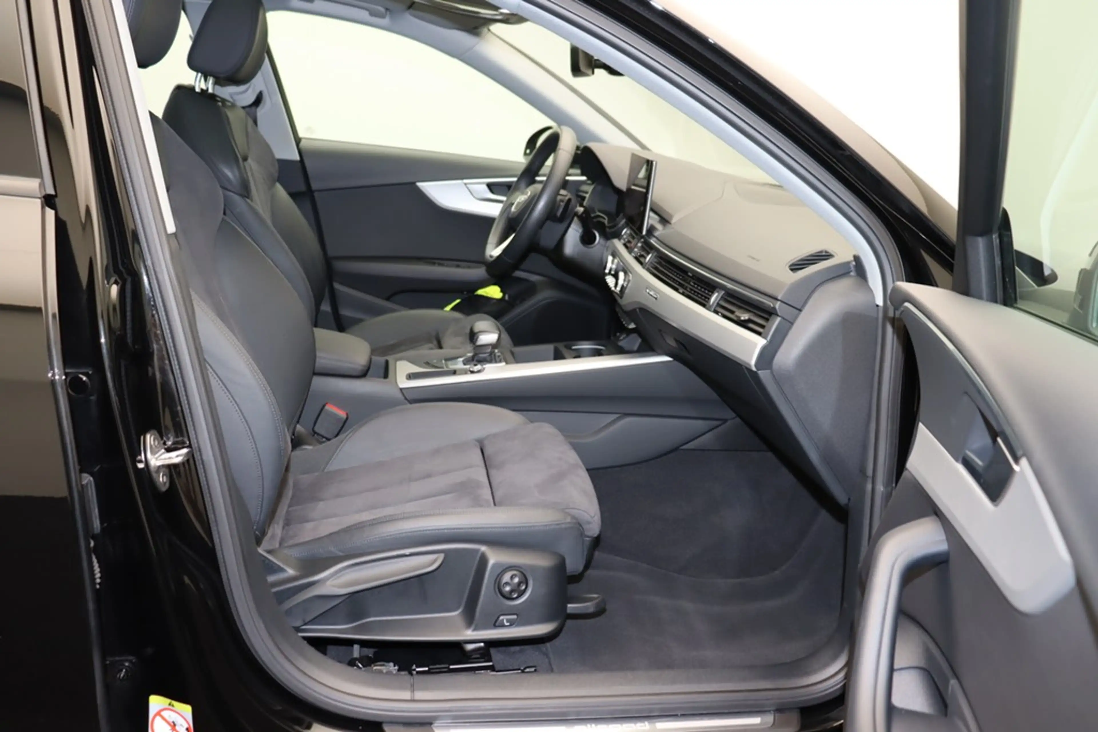 Audi A4 allroad 40 TDI quattro . Matrix Navi HuD Pano — photo 14