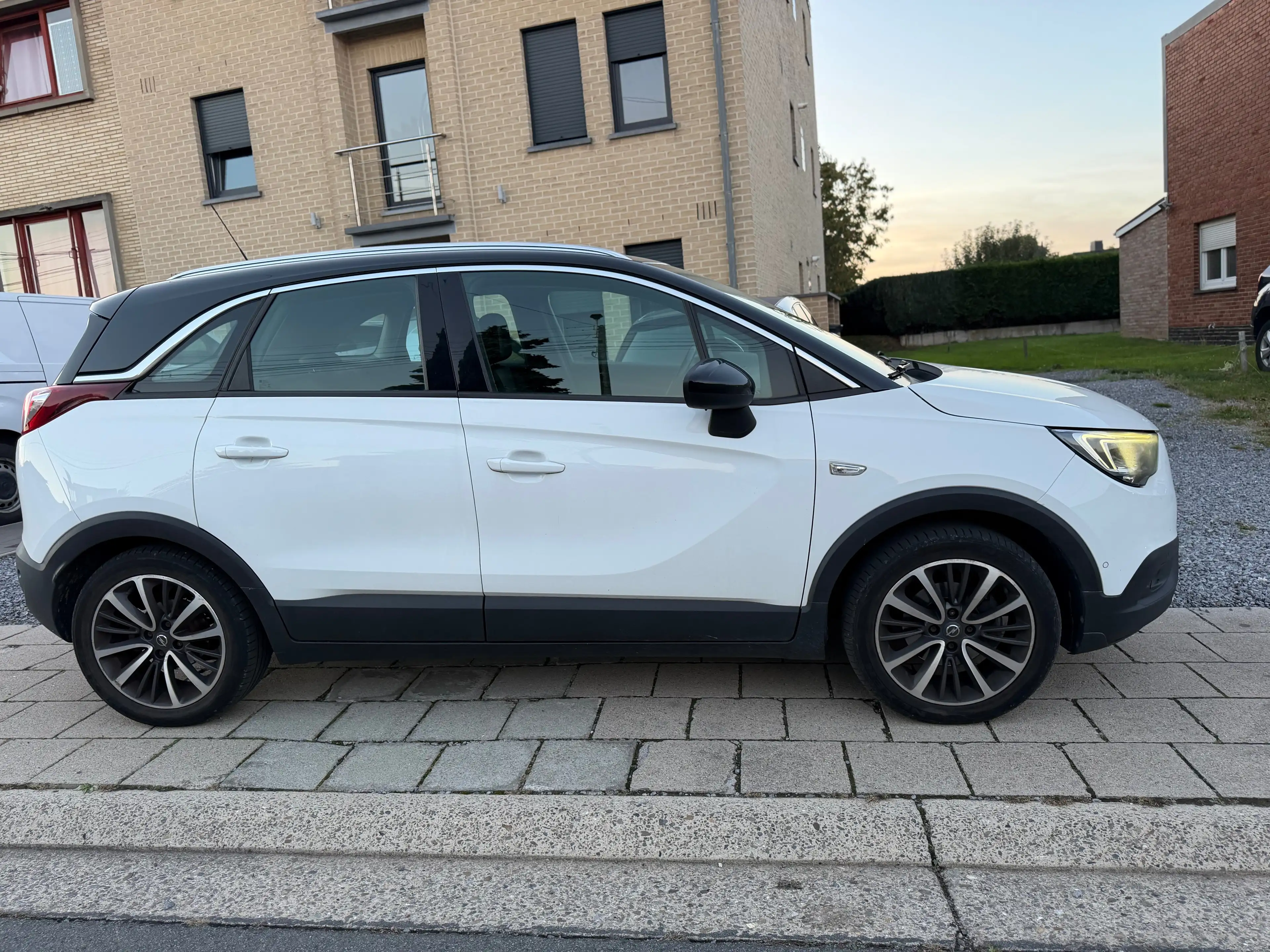 Opel Crossland X Crossland X 1.6 CDTI Blueinjection Innovation 1er propriétaire ! — photo 4