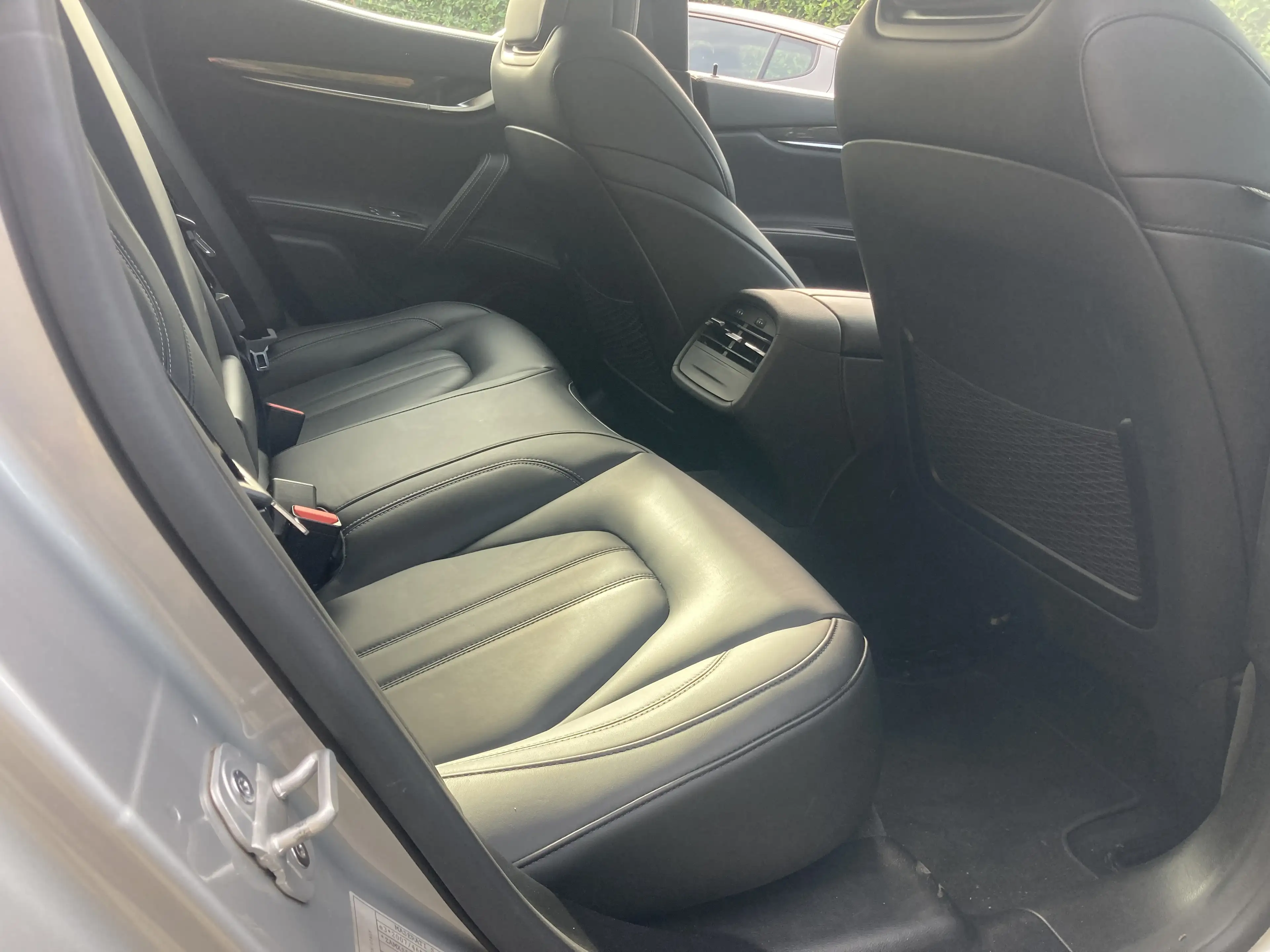 Maserati Ghibli Ghibli 3.0 V6 BiTurbo GranSport — photo 10