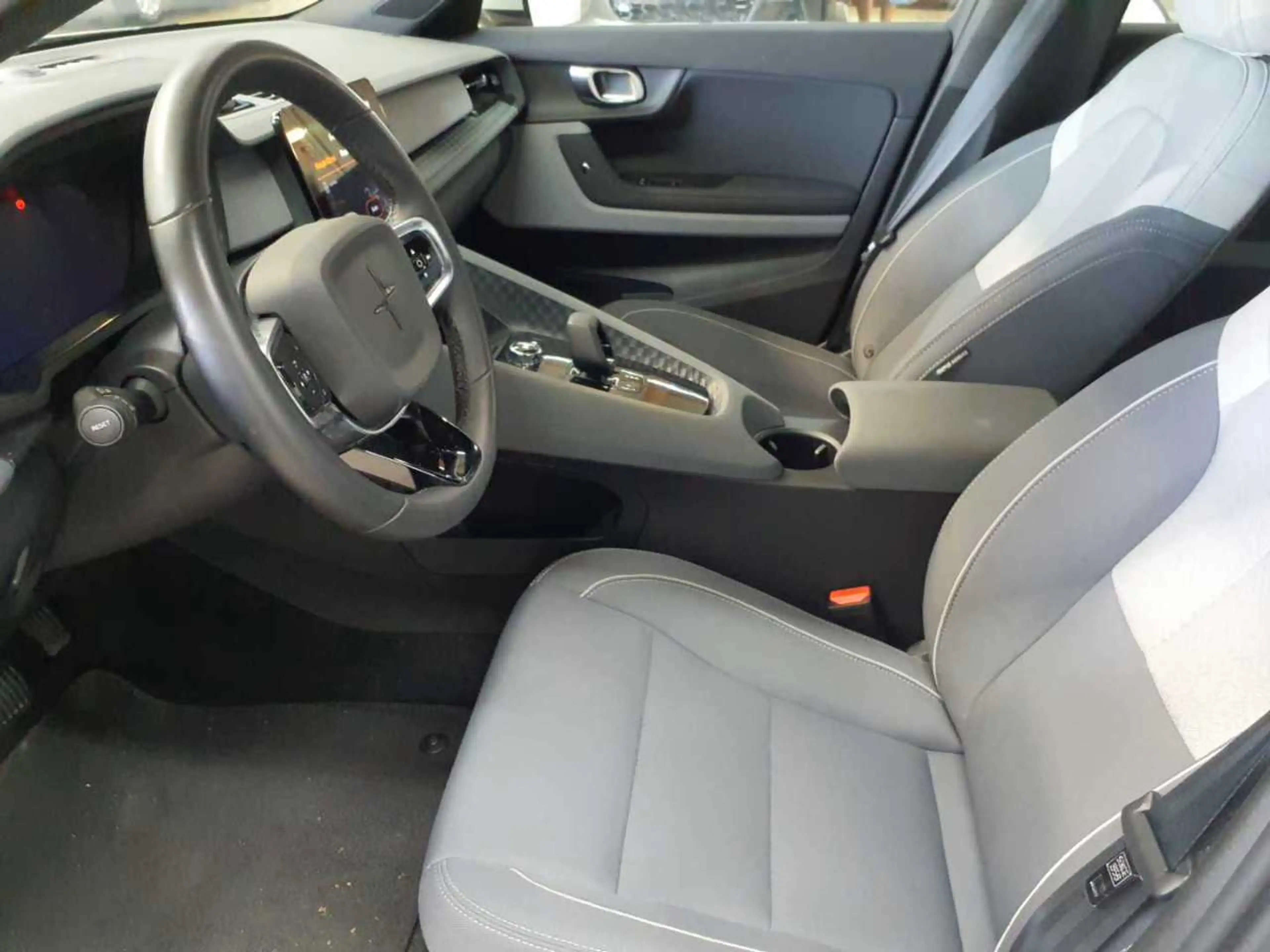 Polestar 2 Polestar 2 Dual Motor 78kWh — photo 4
