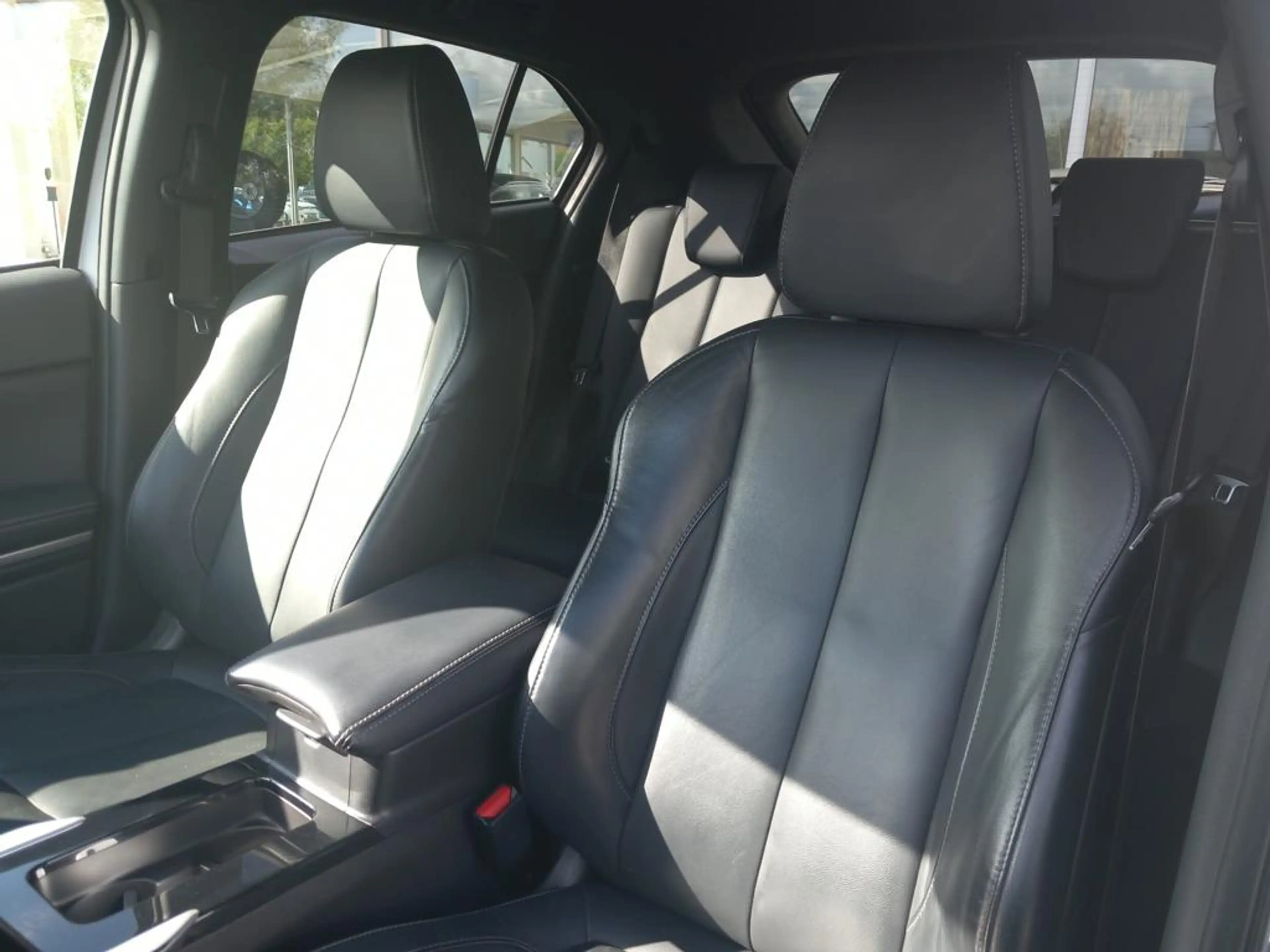 Mitsubishi Eclipse Cross Plug-in Hybrid TOP Schiebedach 4WD Navi, Sitzheizu — photo 14