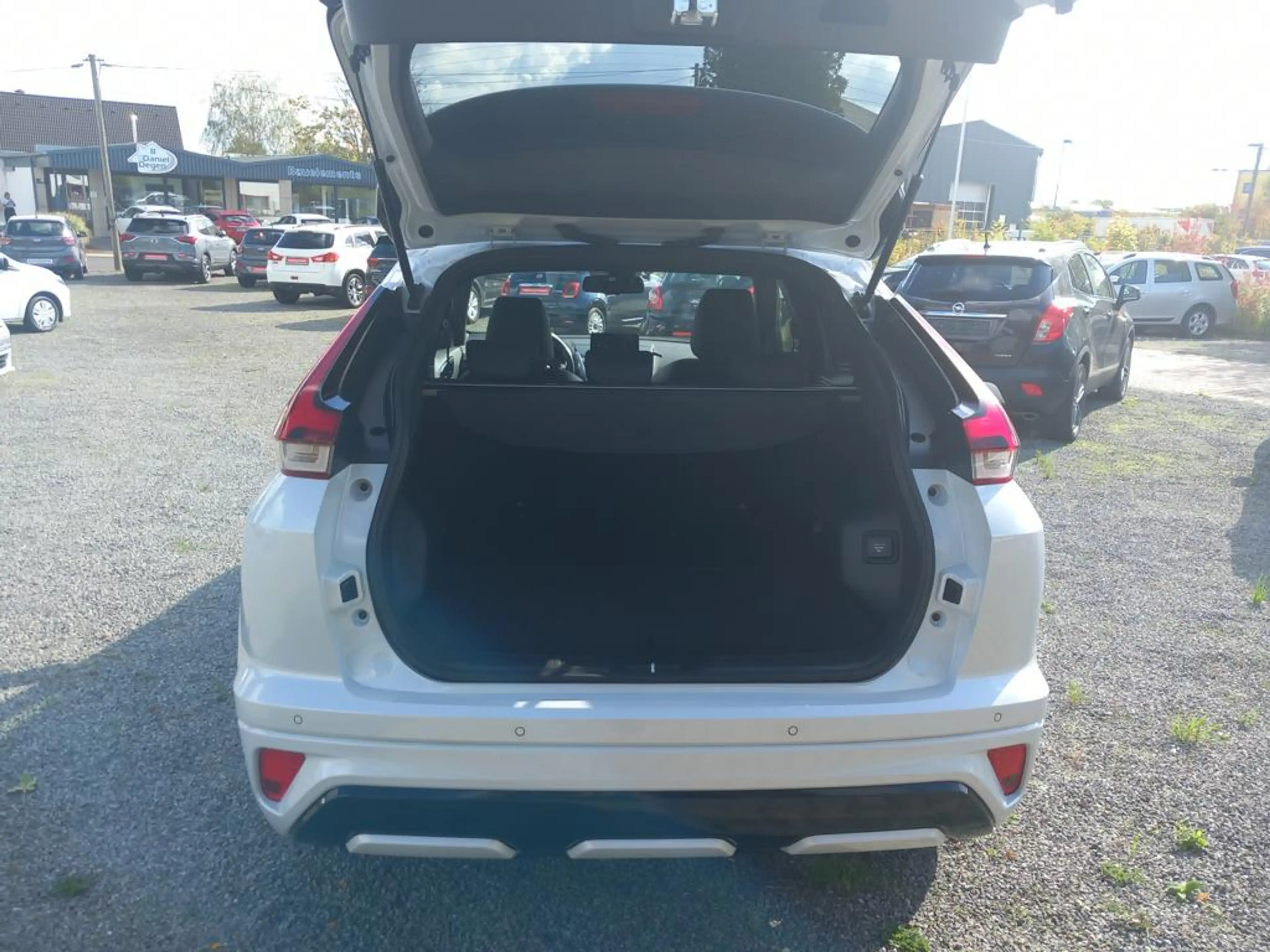 Mitsubishi Eclipse Cross Plug-in Hybrid TOP Schiebedach 4WD Navi, Sitzheizu — photo 8