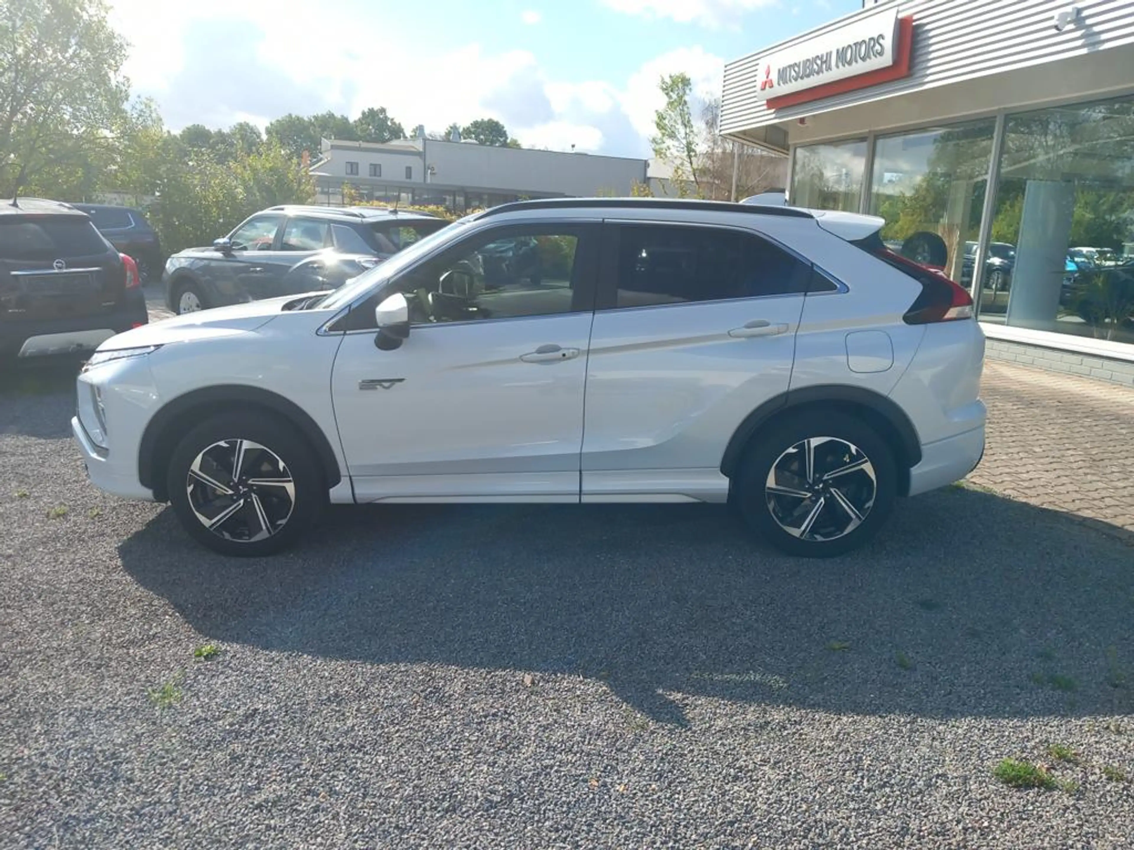 Mitsubishi Eclipse Cross Plug-in Hybrid TOP Schiebedach 4WD Navi, Sitzheizu — photo 4
