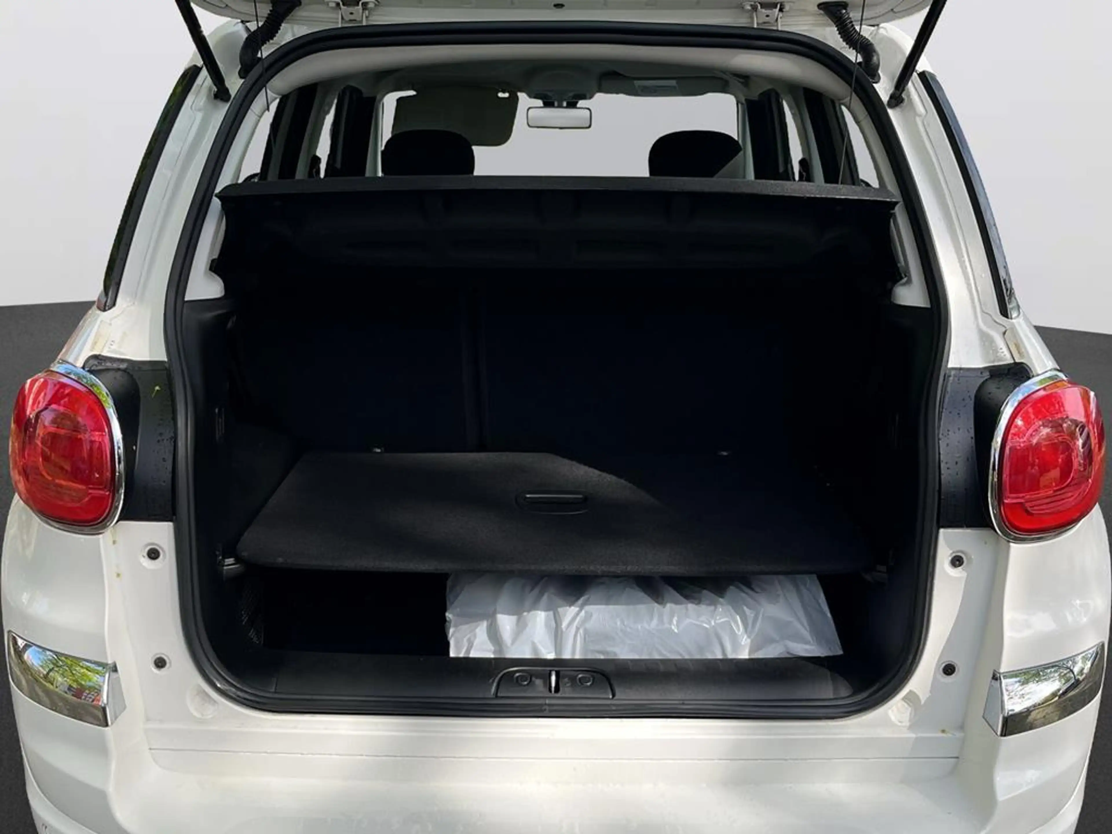 Fiat 500L — photo 6