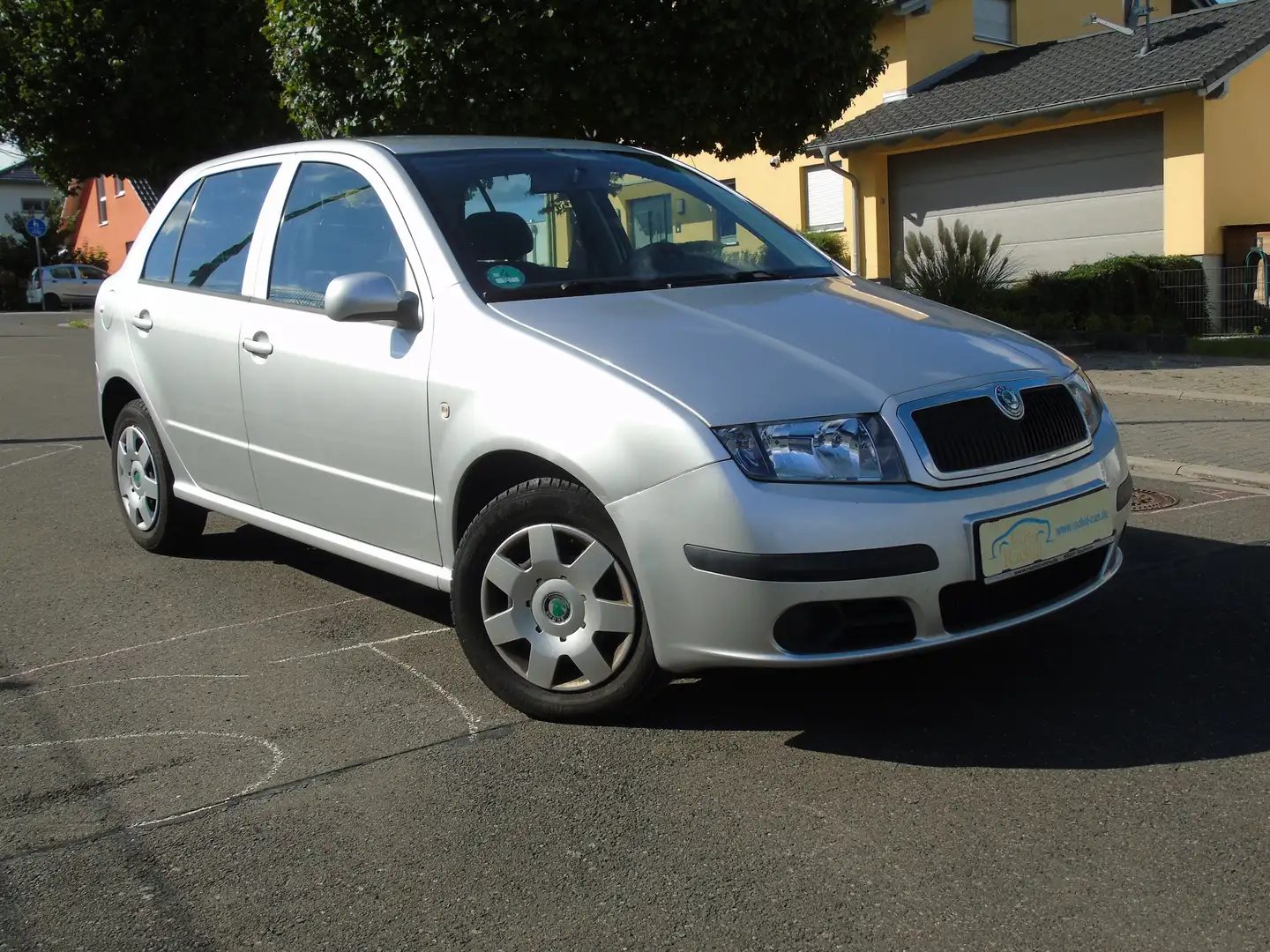 Skoda Fabia 1.2 HTP*KLIMA*TÜV 02-2024*NICHT RAUCHER*2X E.F Grijs - 1