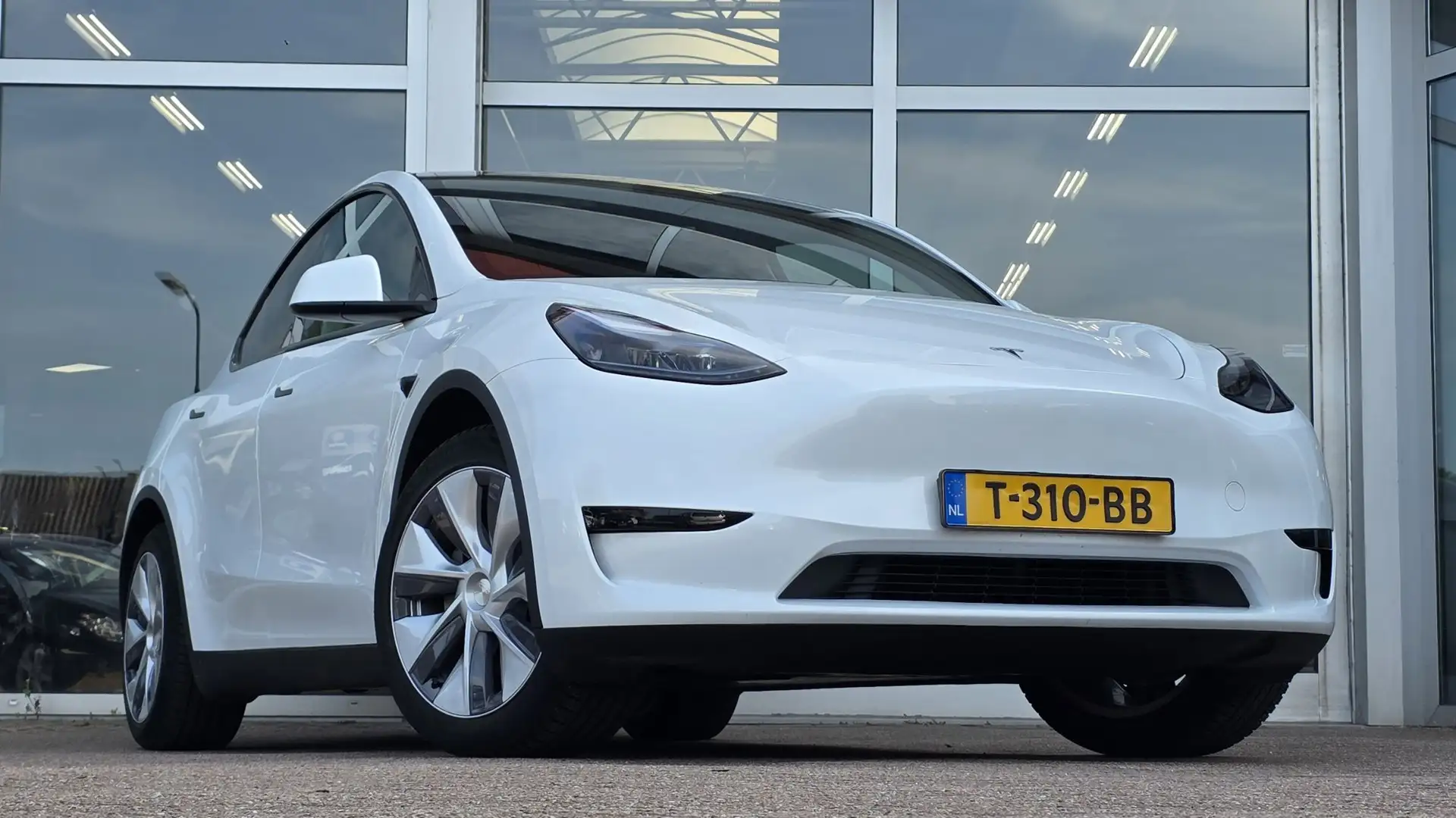 Tesla Model Y RWD 58 kWh FSD comp. Autopilot Trekhaak Allseason Wit - 2