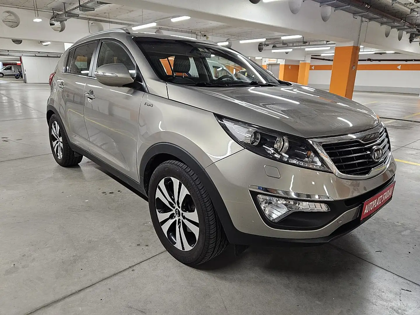 Kia Sportage Motion 2,0 CRDi 4WD DPF Aut. Beige - 2