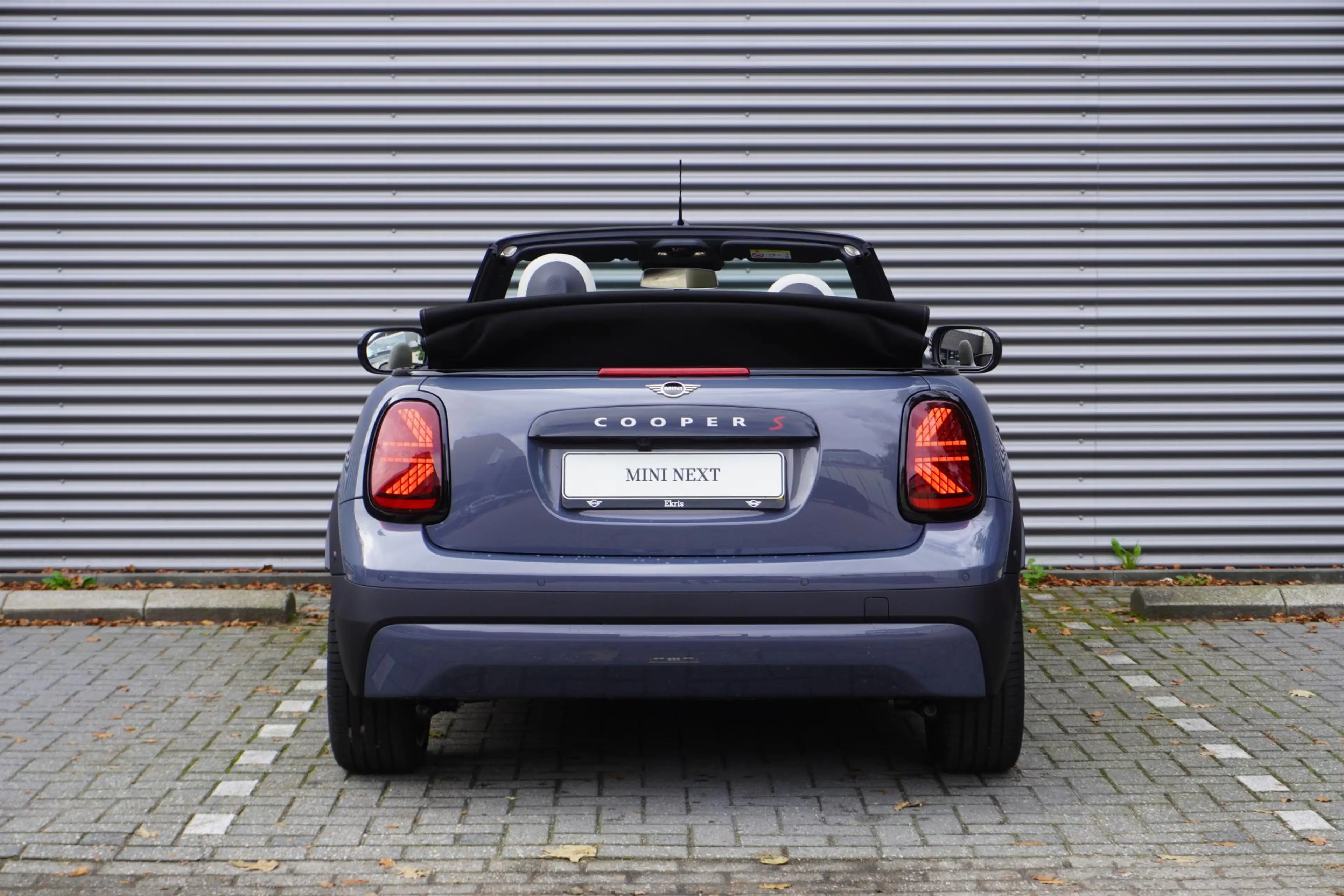 MINI Cooper S Cabrio | Pakket M | Driving Assistant | HIFI System Harma — photo 5