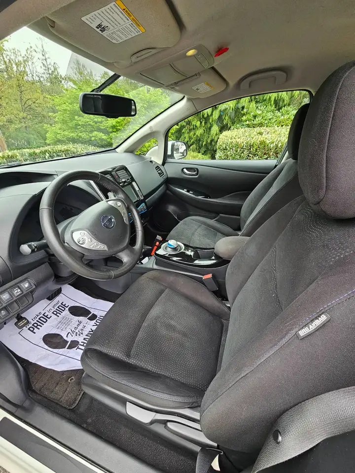 Nissan Leaf photo Nissan Leaf