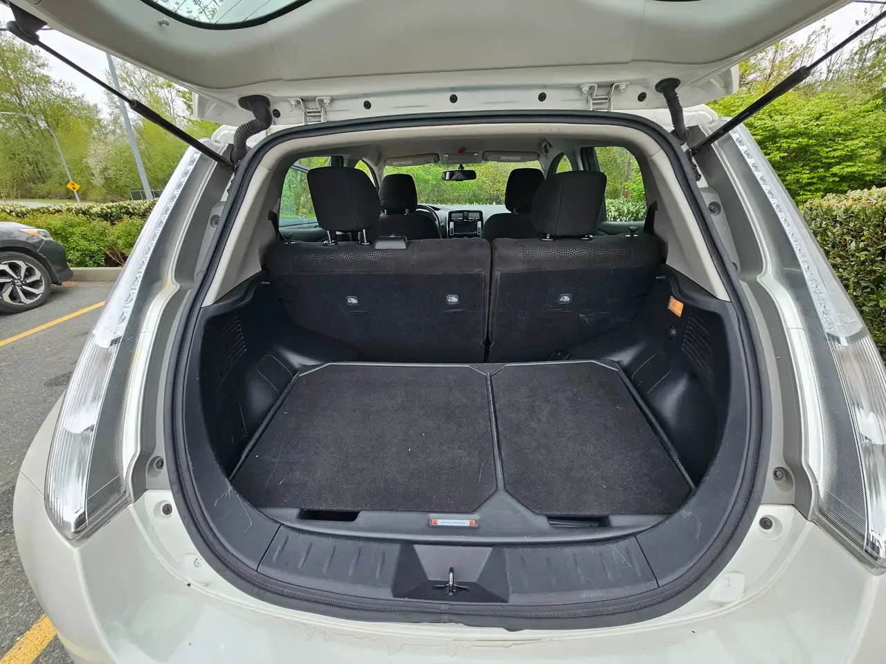 Nissan Leaf photo Nissan Leaf