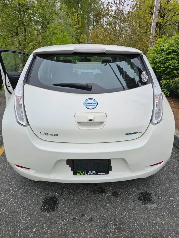 Nissan Leaf photo Nissan Leaf