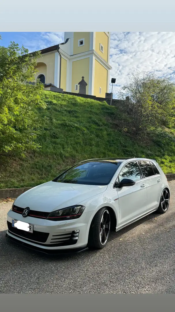 Volkswagen Golf GTI 2,0 TSI DSG Performance - 2