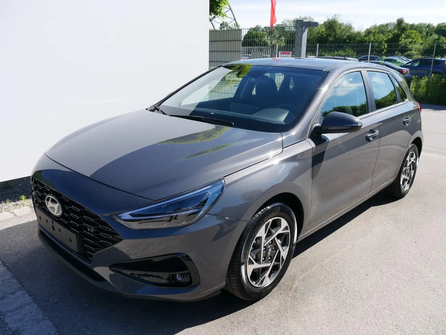 Hyundai i30 GO 1.0 T-GDi DCT*NAVI*PDC*KAMERA*LED*ACC*SHZ*TE... Grijs - 1