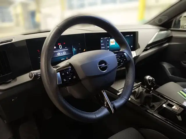 Opel Astra view 13