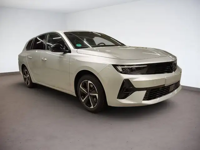 Opel Astra view 2