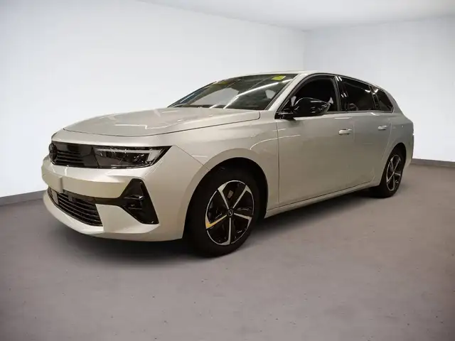 Opel Astra view 3