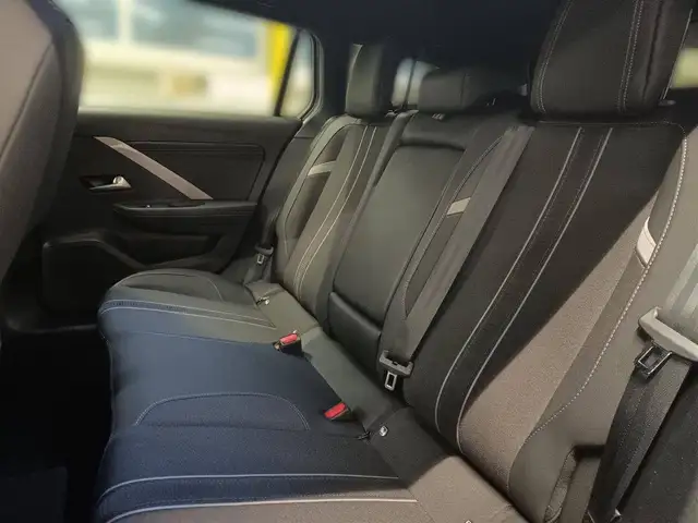Opel Astra view 14
