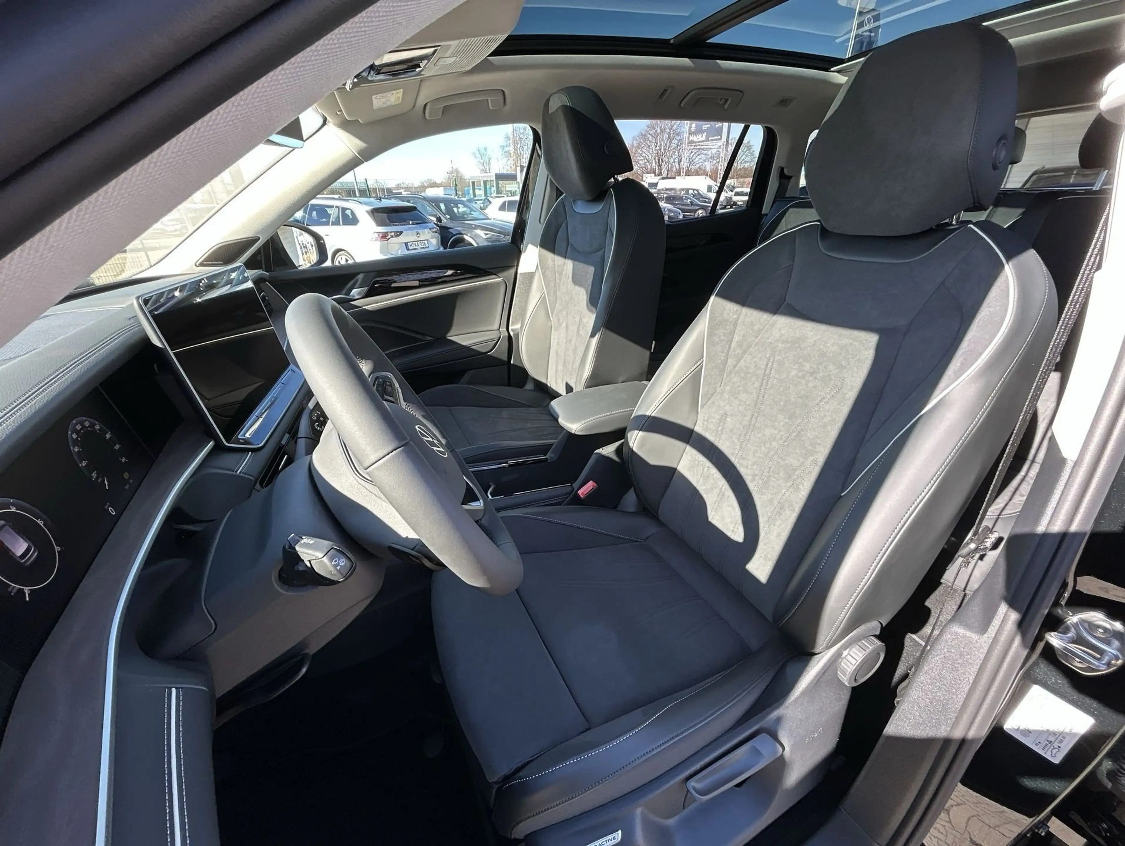 Volkswagen Tayron Elegance 2.0 l TDI DSG CarPlay Pano ACC — photo 11