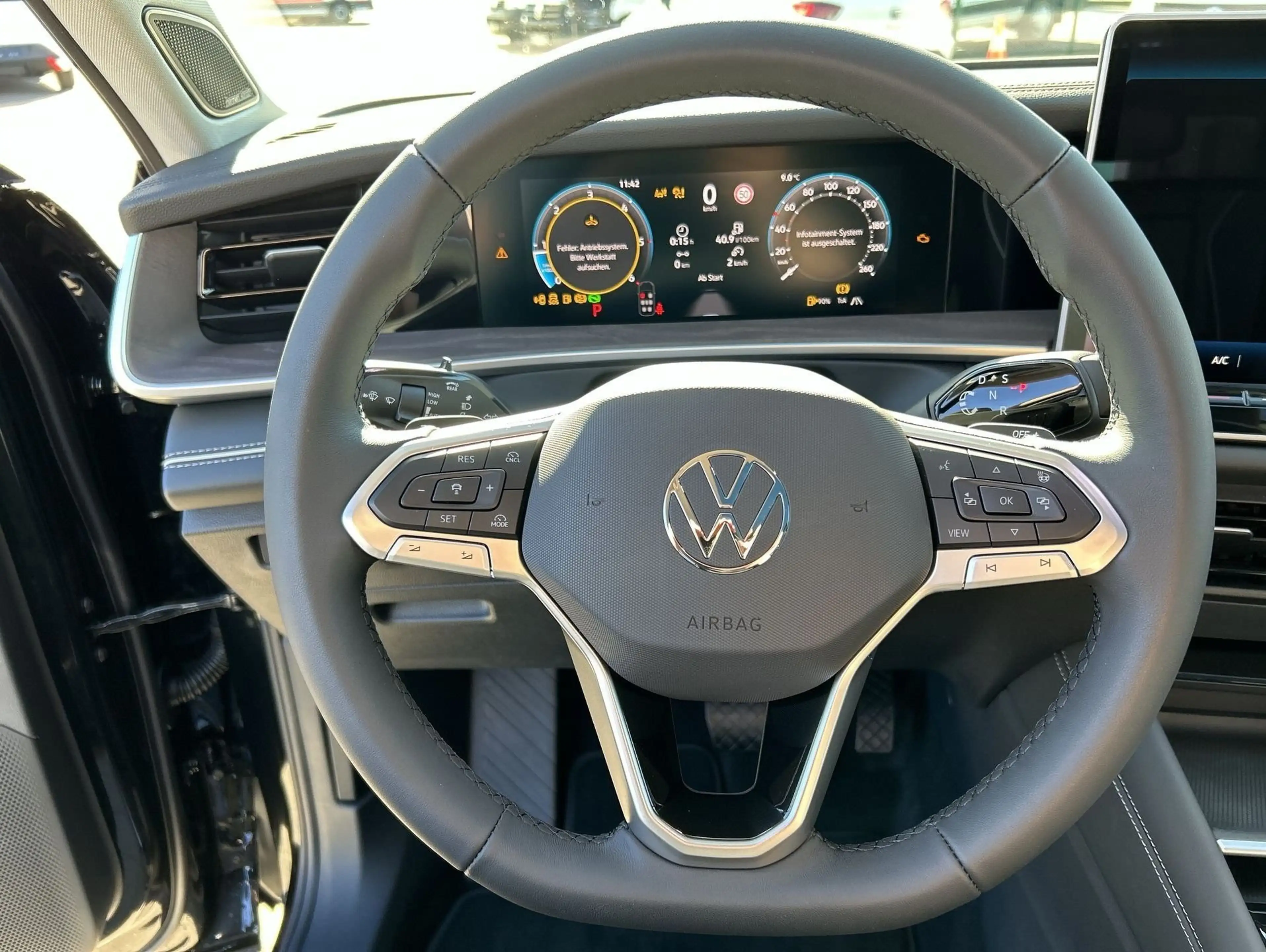 Volkswagen Tayron Elegance 2.0 l TDI DSG CarPlay Pano ACC — photo 9