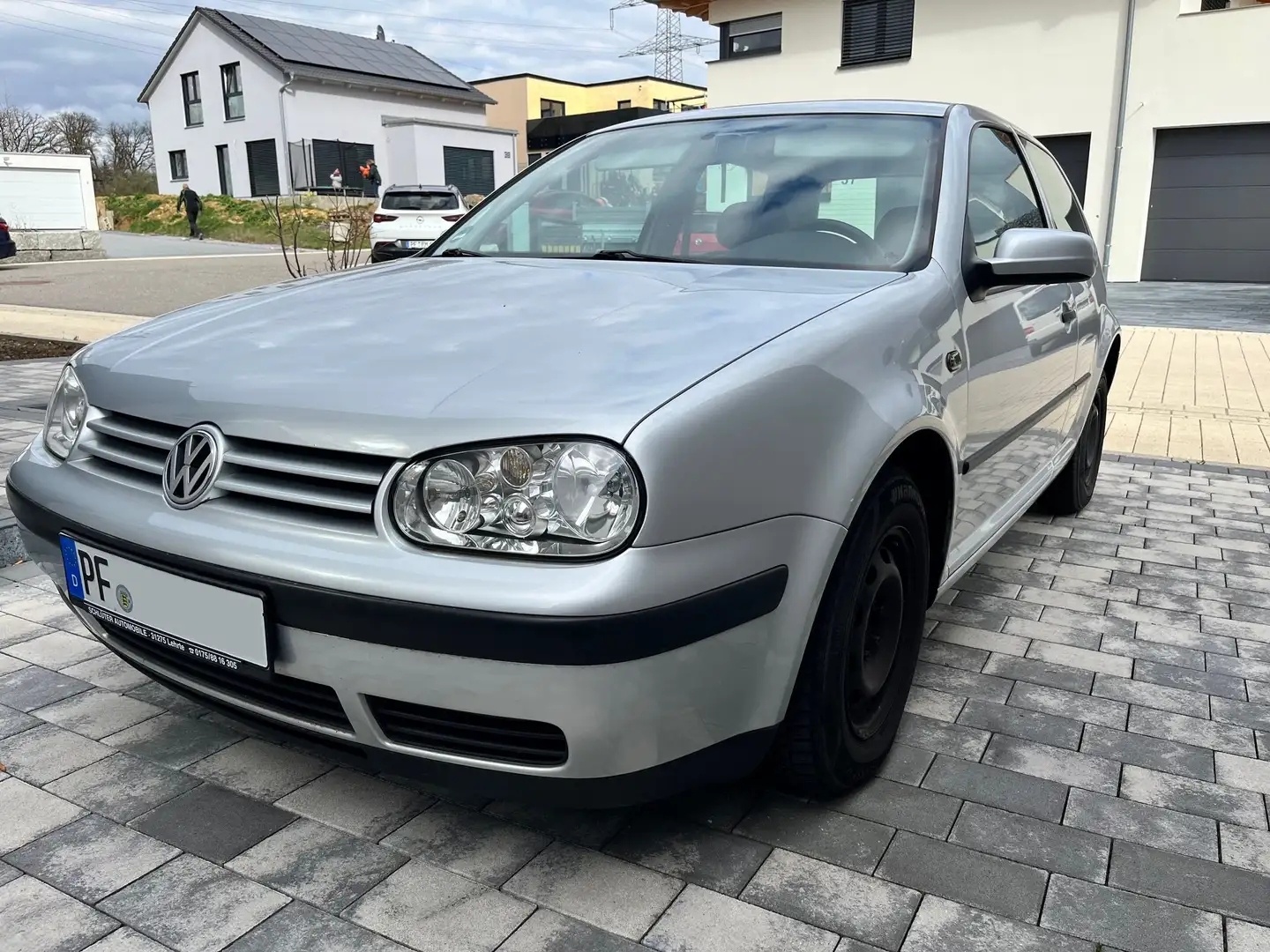 Volkswagen Golf Golf IV 1.6 16V _ Vieles erneuert Silber - 1