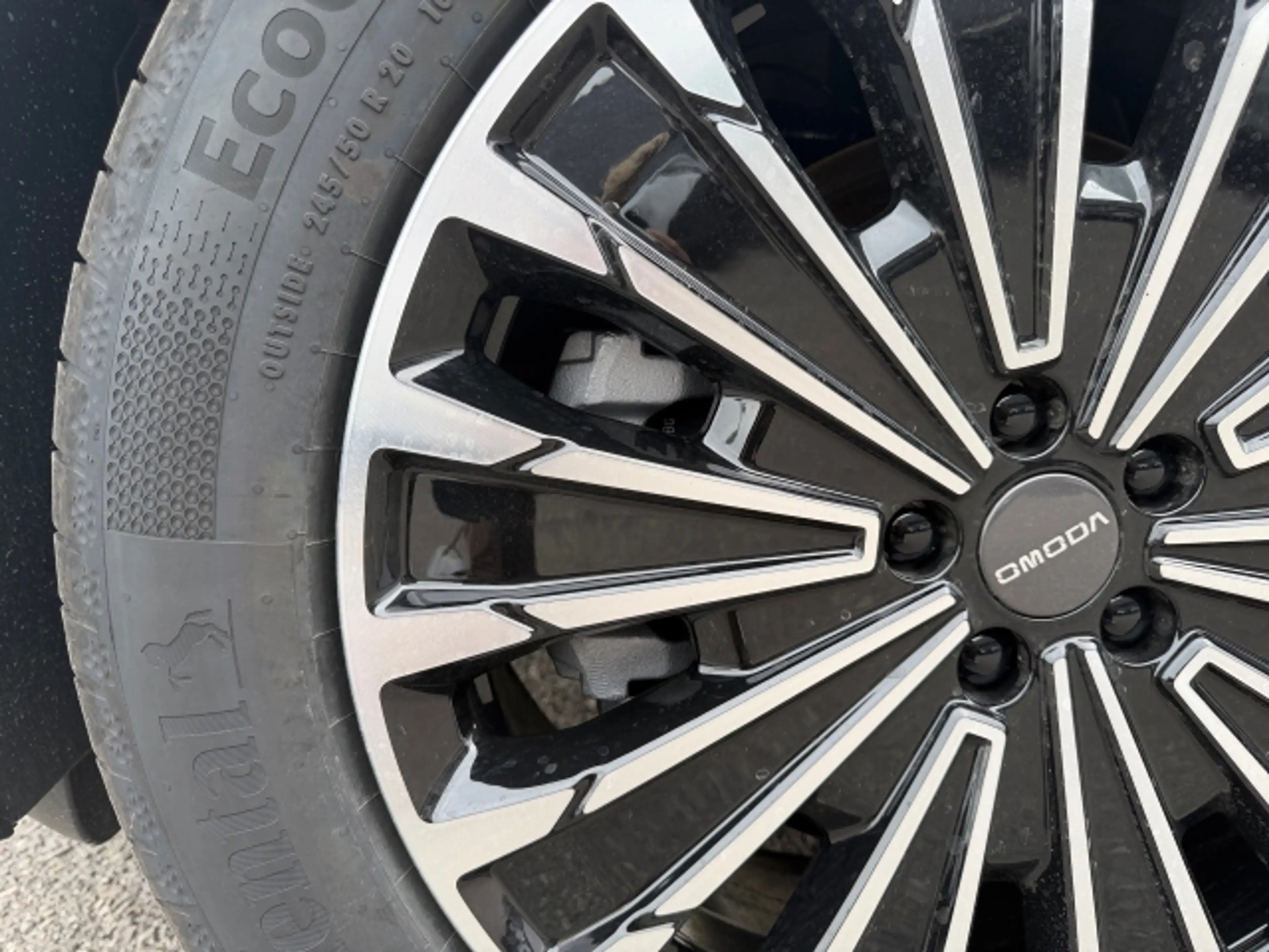 Omoda 9 Omoda 9 Plug-In Hybrid mit SHS und Allrad — photo 11