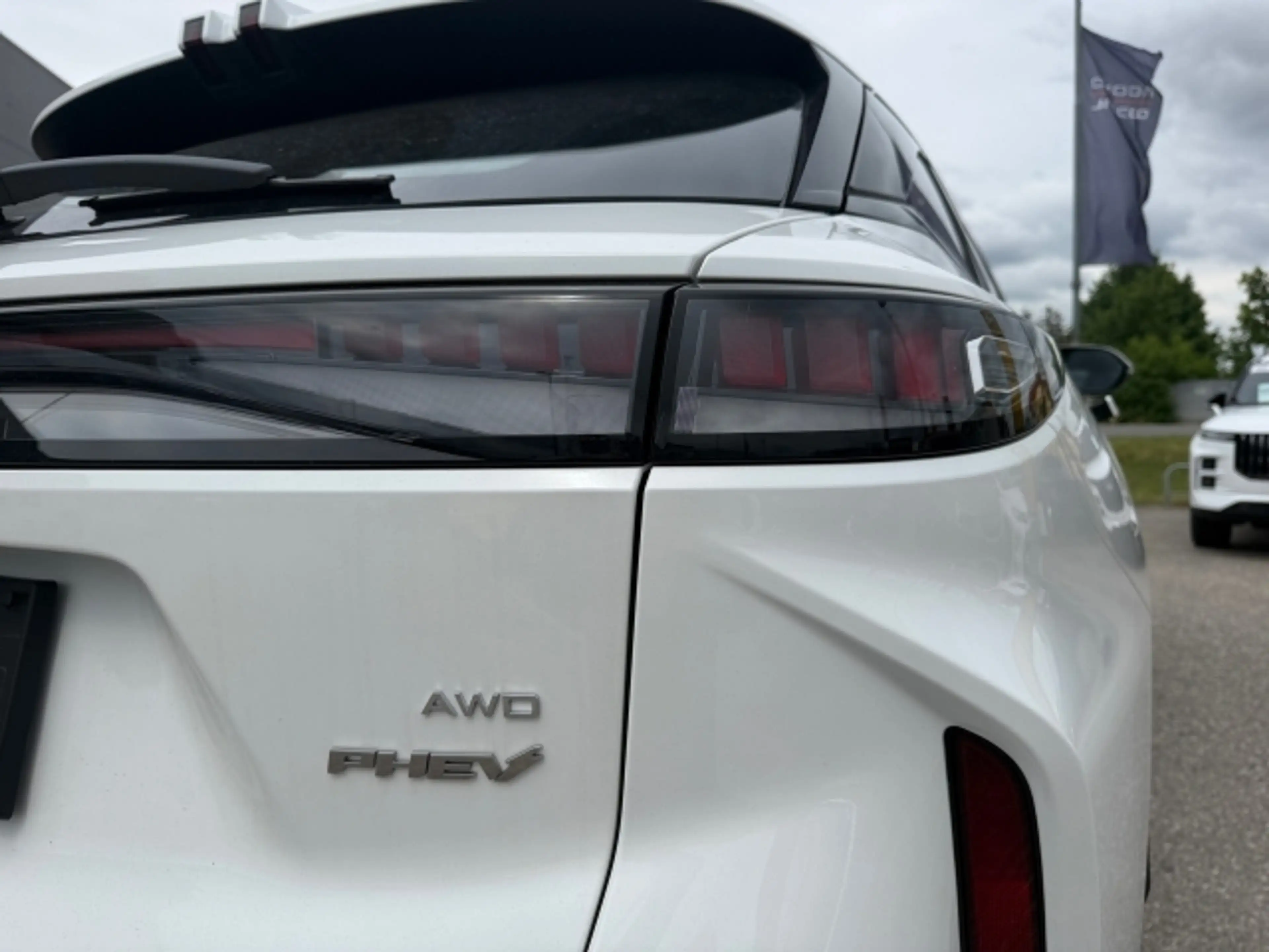 Omoda 9 Omoda 9 Plug-In Hybrid mit SHS und Allrad — photo 13