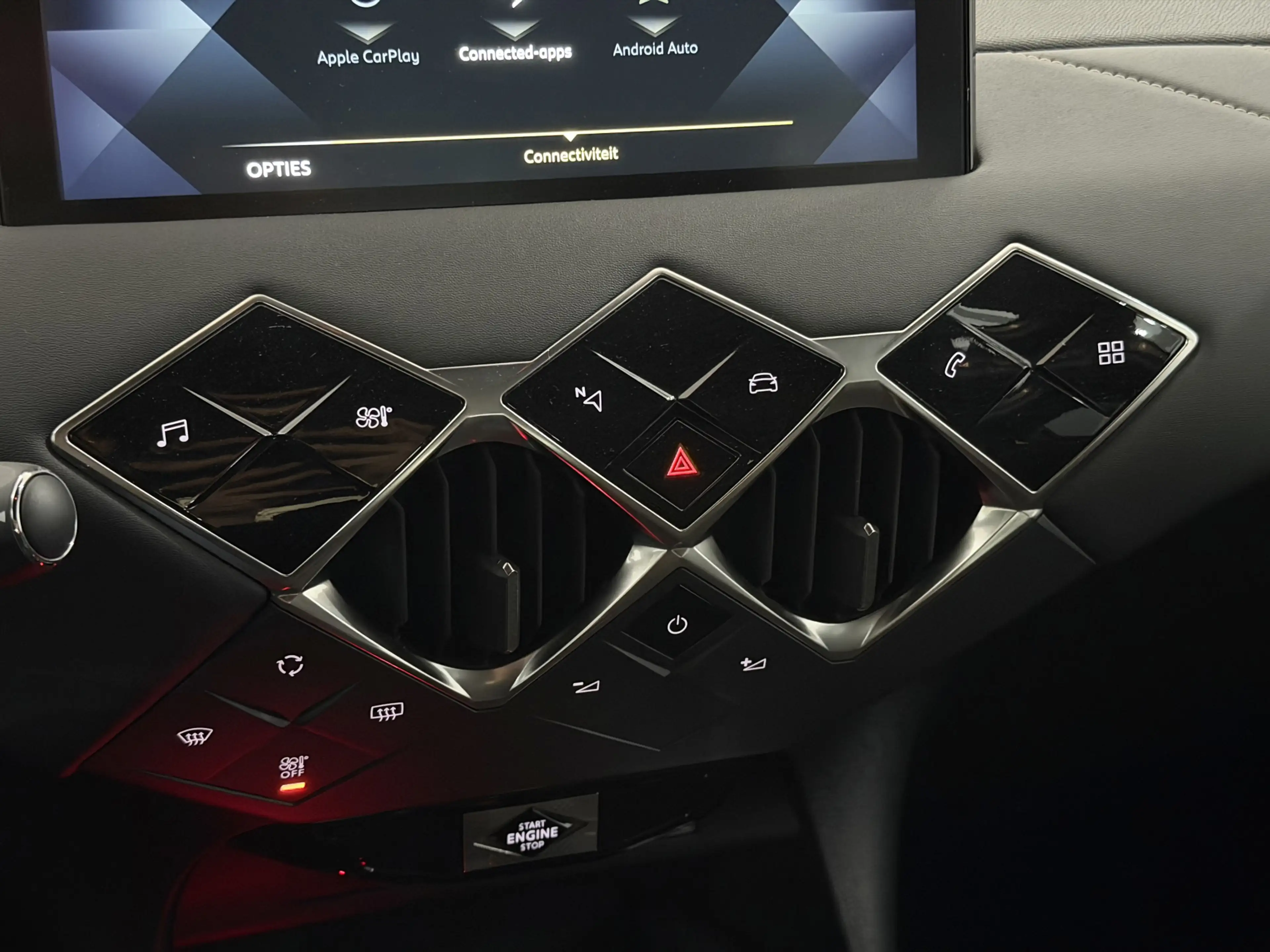 DS Automobiles DS 3 Crossback 1.2 PureTech Business Camera, Apple carplay, Rijst — photo 16