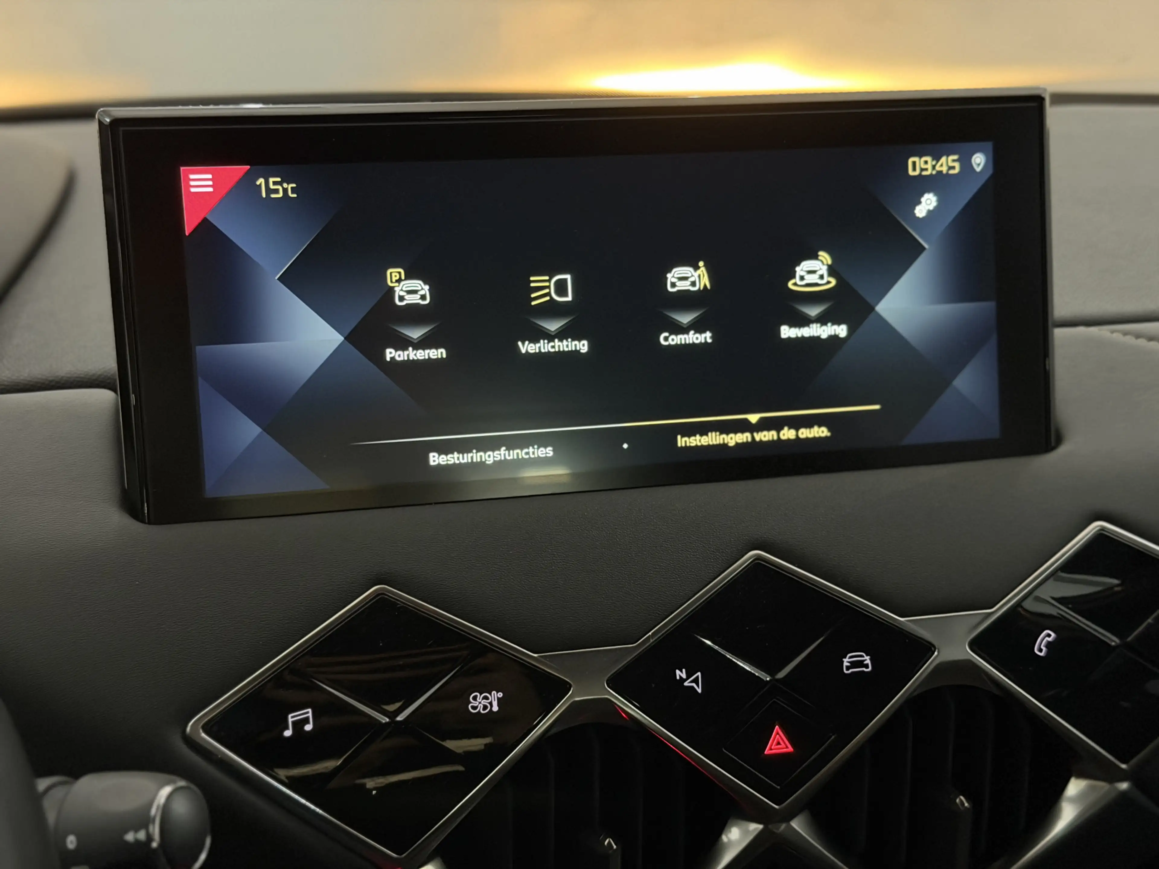 DS Automobiles DS 3 Crossback 1.2 PureTech Business Camera, Apple carplay, Rijst — photo 23