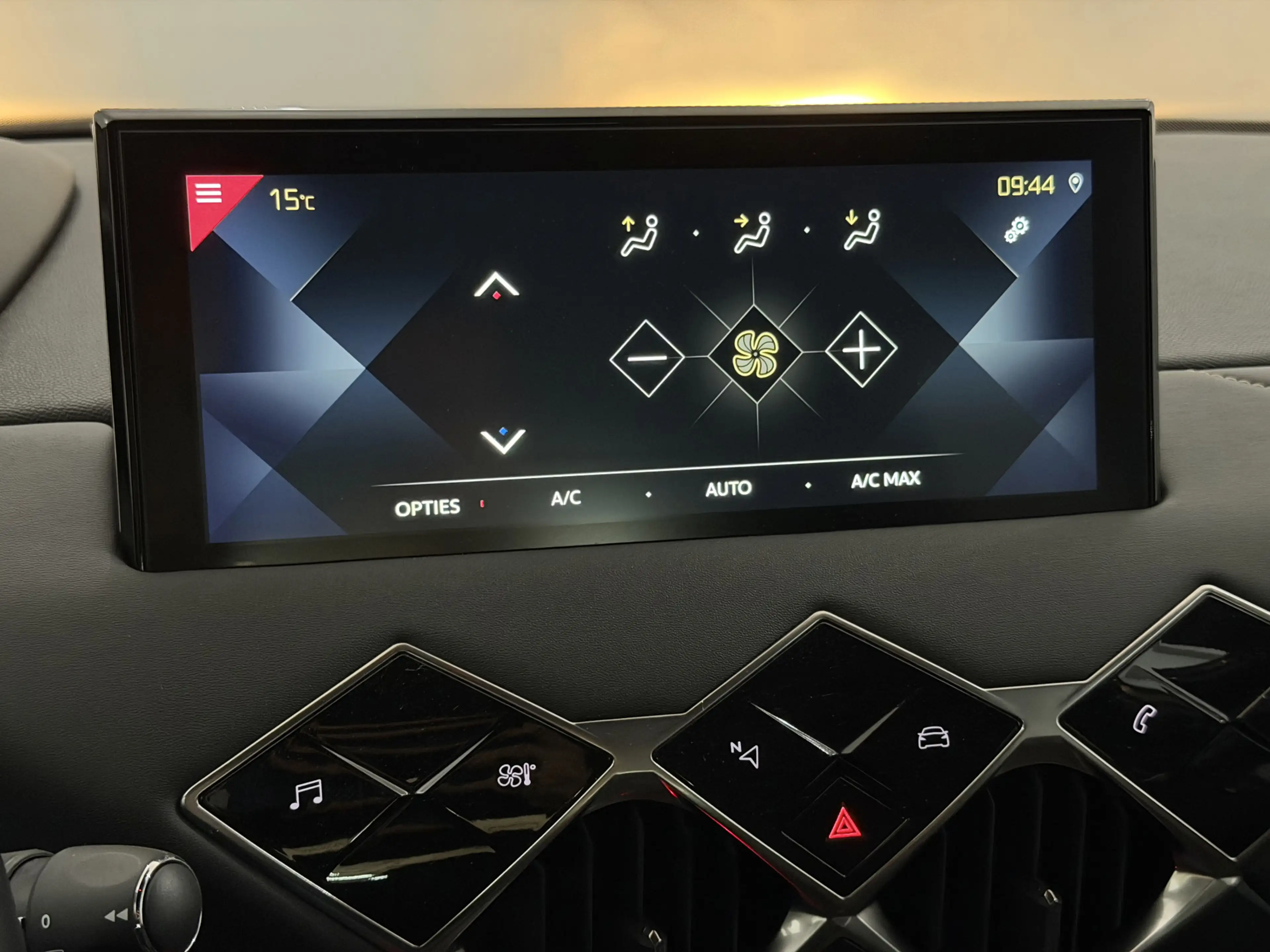 DS Automobiles DS 3 Crossback 1.2 PureTech Business Camera, Apple carplay, Rijst — photo 20