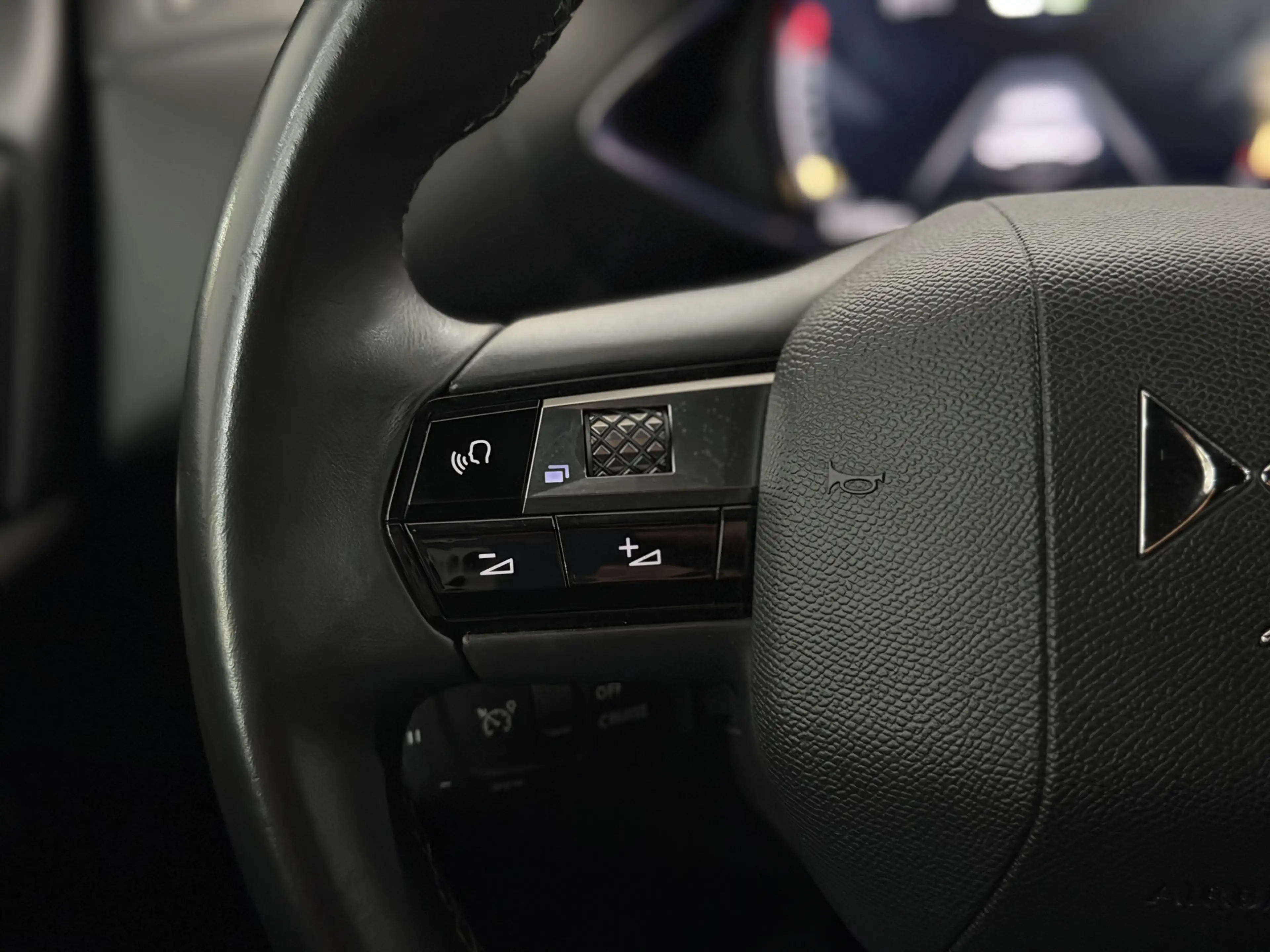 DS Automobiles DS 3 Crossback 1.2 PureTech Business Camera, Apple carplay, Rijst — photo 26