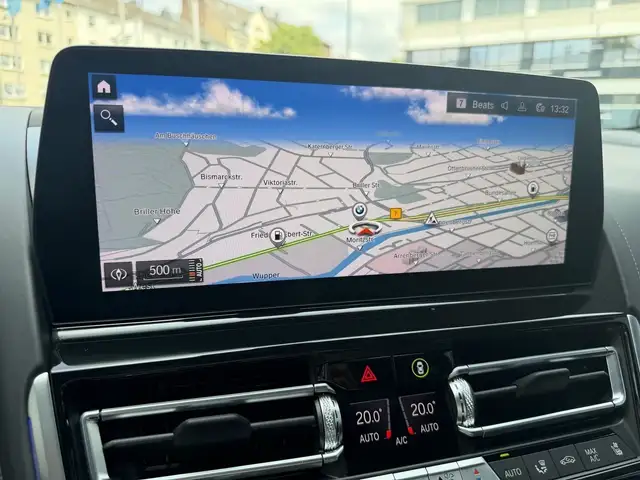 BMW I view 12