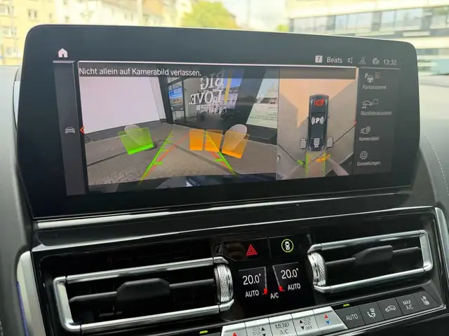 BMW I view 13