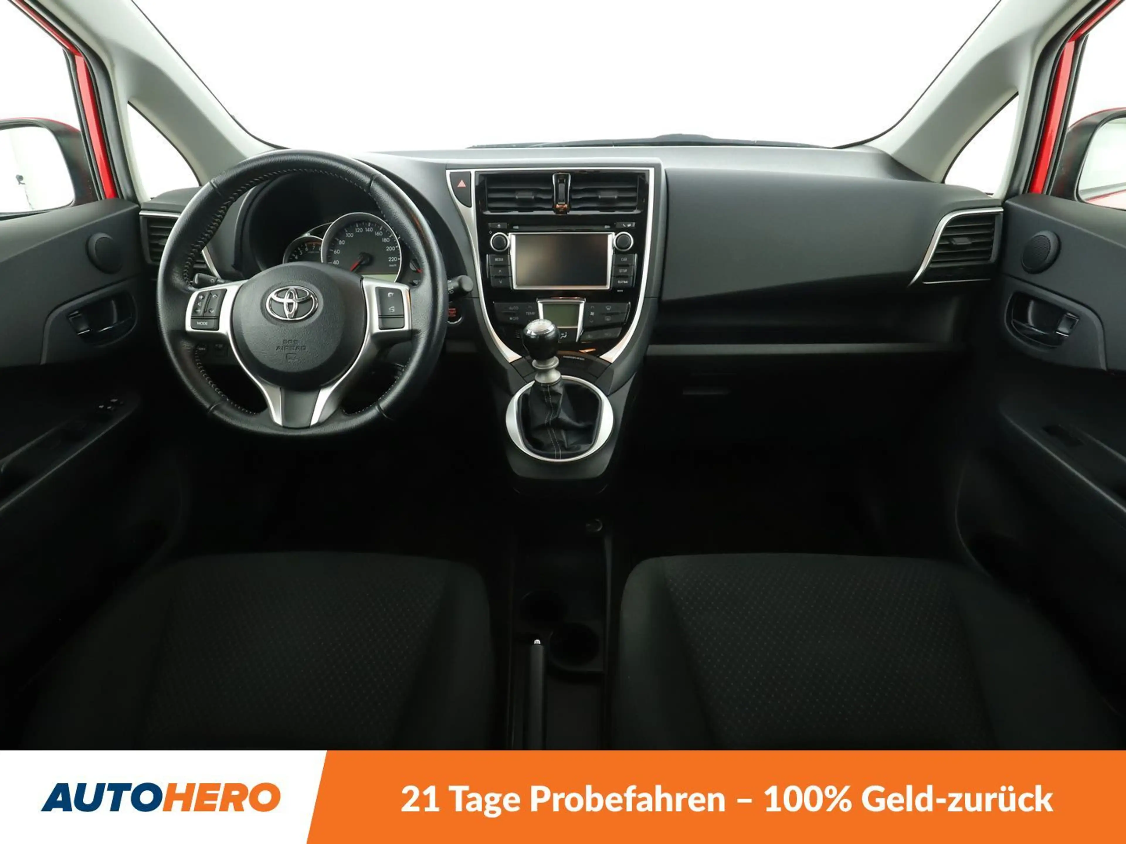 Toyota Verso-S 1.33 Dual VVT-i Club *NAVI*TEMPO*CAM*PDC*KLIMA* — photo 12