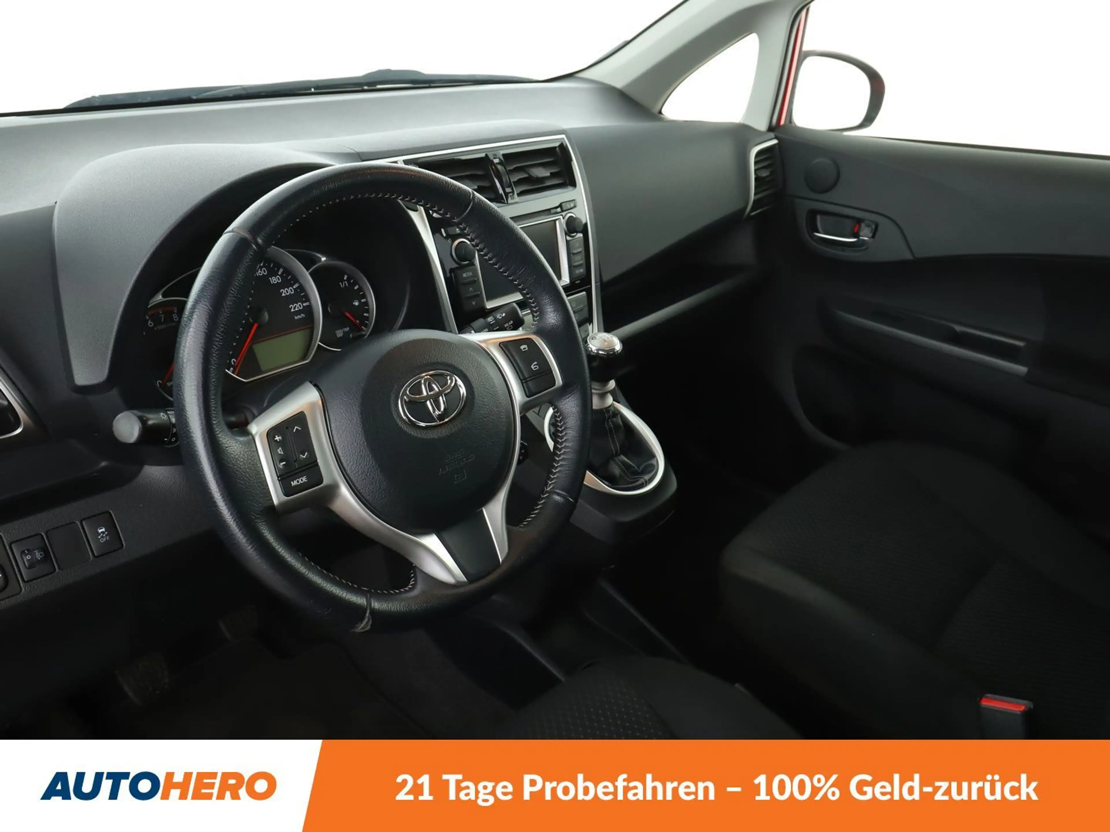 Toyota Verso-S 1.33 Dual VVT-i Club *NAVI*TEMPO*CAM*PDC*KLIMA* — photo 11